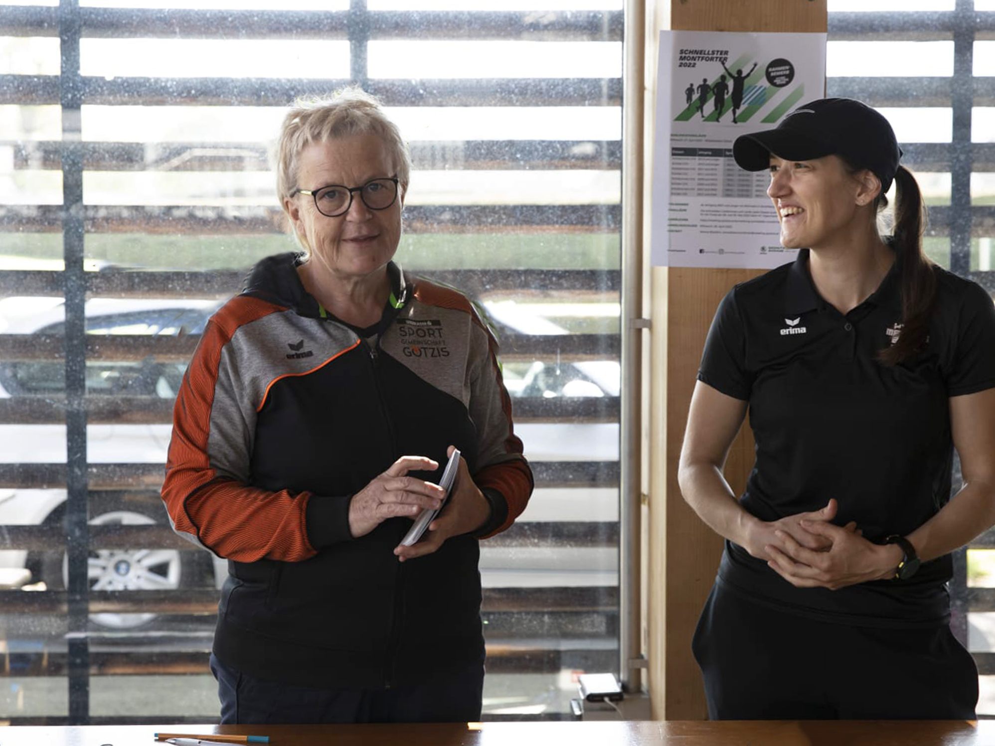 Verena Wiederin (r.) und Sigrid Klien freuen sich auf die Kids Athletic Challenge mit mehr als tausend Startern.
