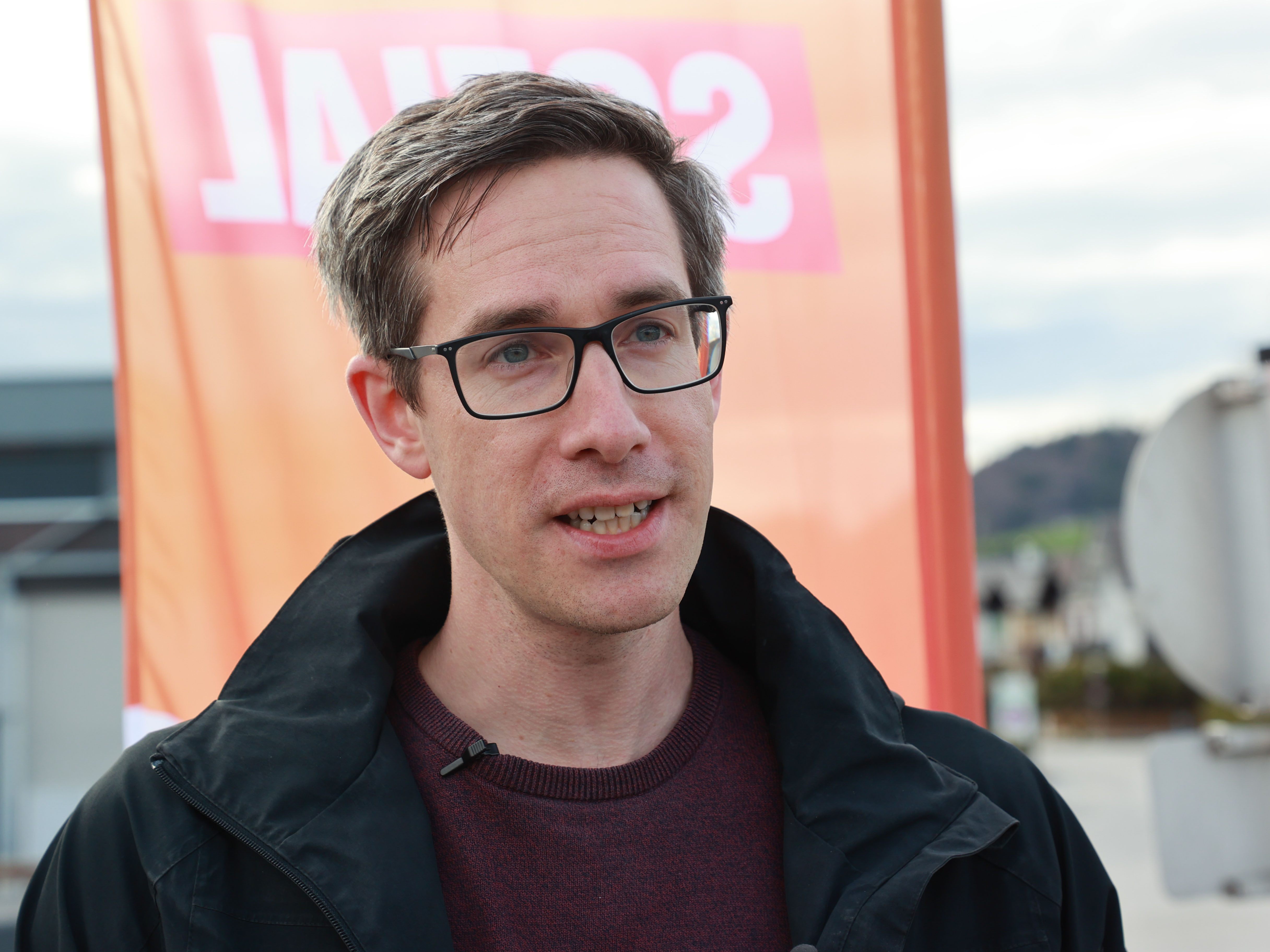 Der Spitzenkandidat der KPÖ Plus. Die Salzburg-Wahl steigt am kommenden Sonntag.