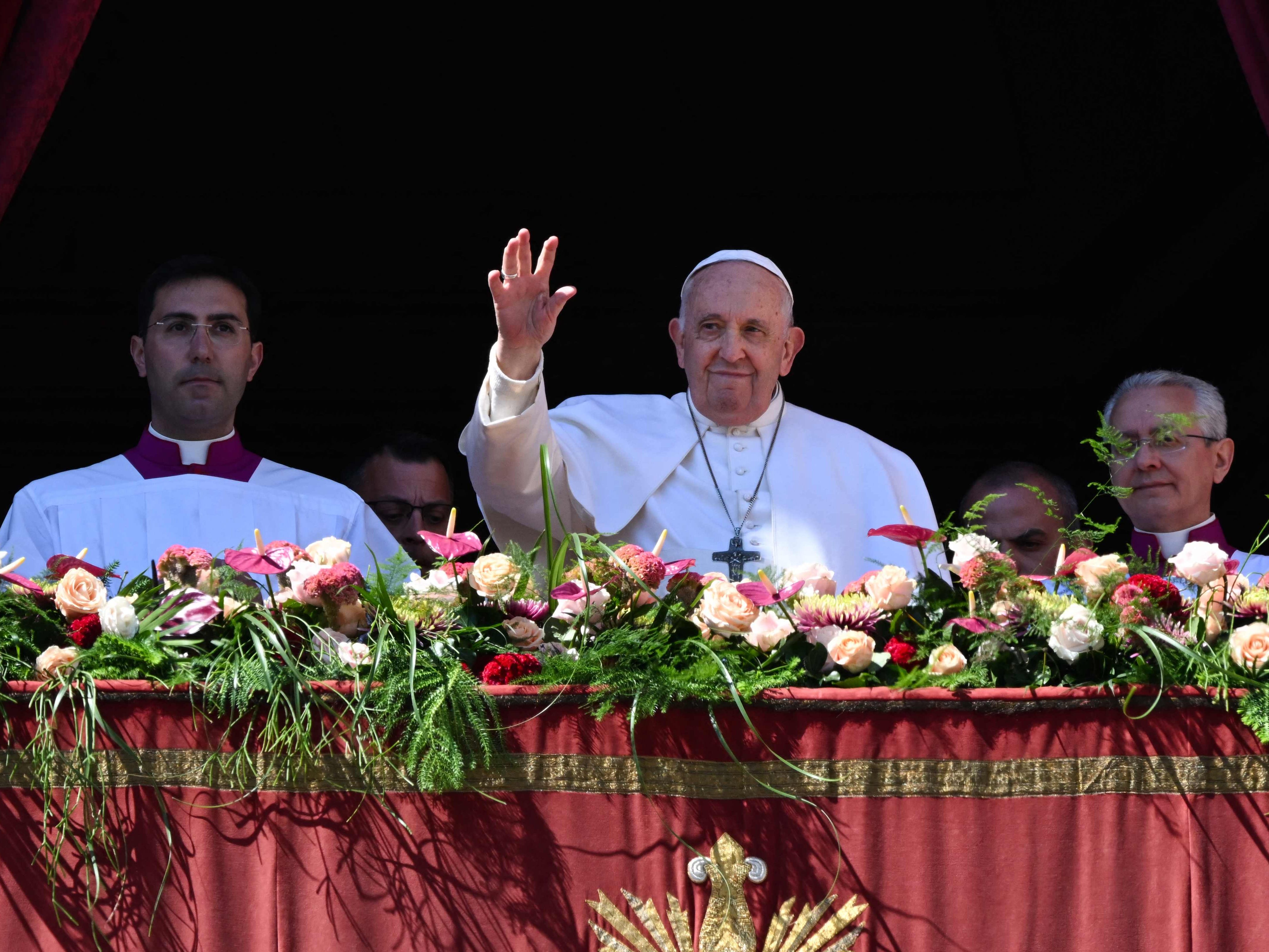 Nur wenige Tage nach seiner Krankenhaus-Entlassung hielt der Papst die traditionelle Ostermesse.
