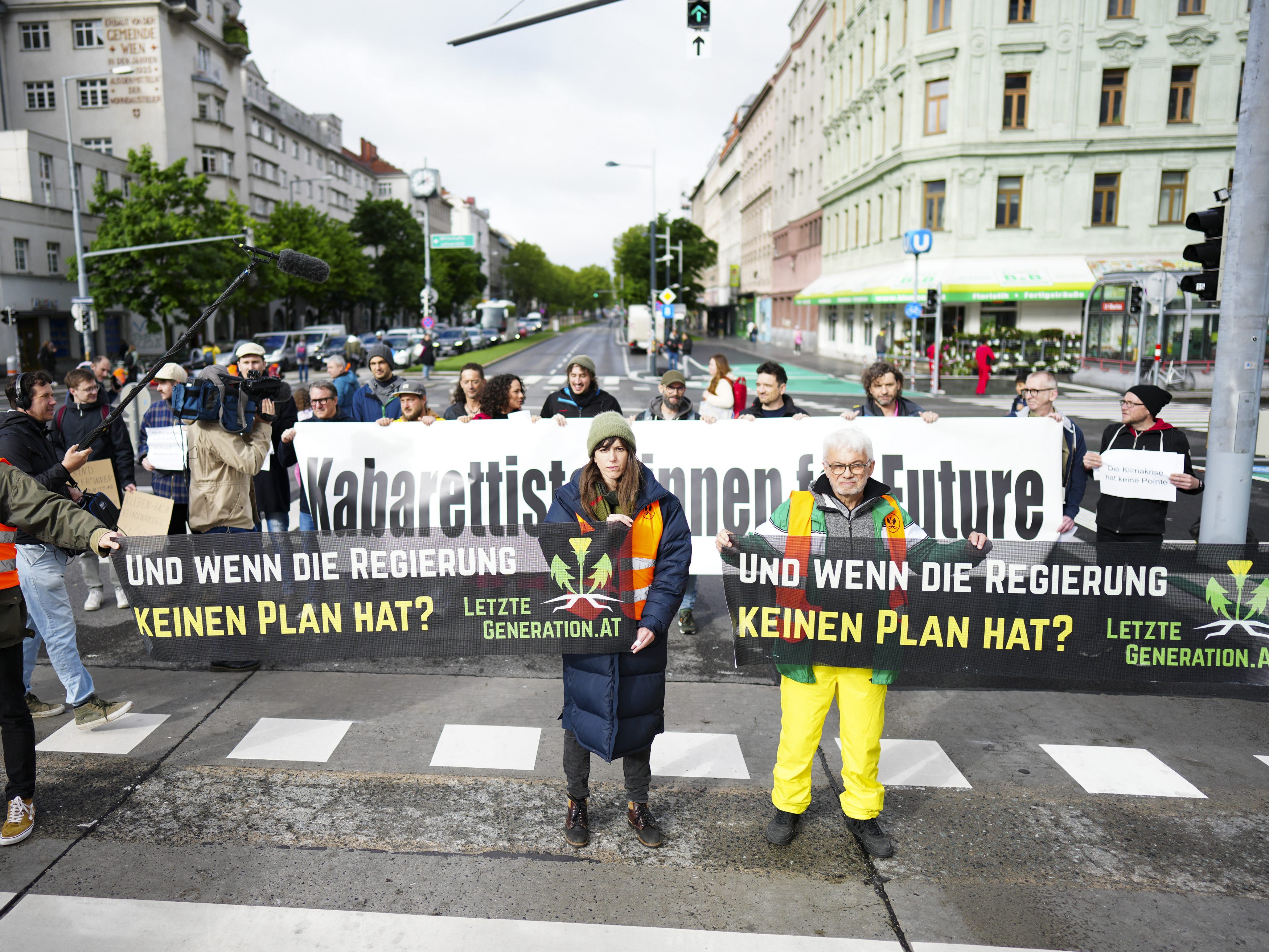 Die "Letzte Generation" blockierte am Montag den Frühverkehr in Wien.