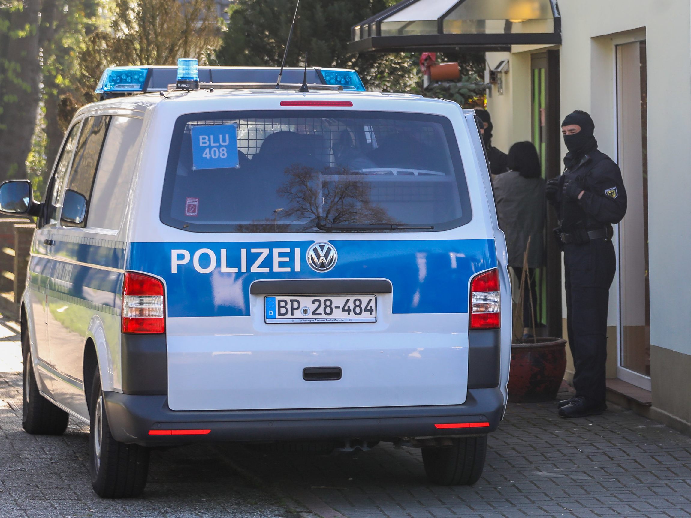 Nach dem Unterstützer Spenden für die Terrormiliz IS gesammelt hatten, gab es in Deutschland nach mehreren Razzien nun einige Festnahmen.