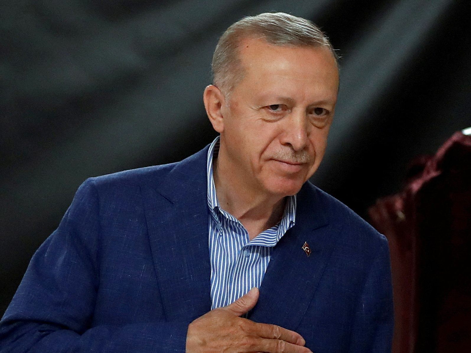 Präsident Erdogan ist nach ersten Hochrechnungen bei der Stichwahl vorne.