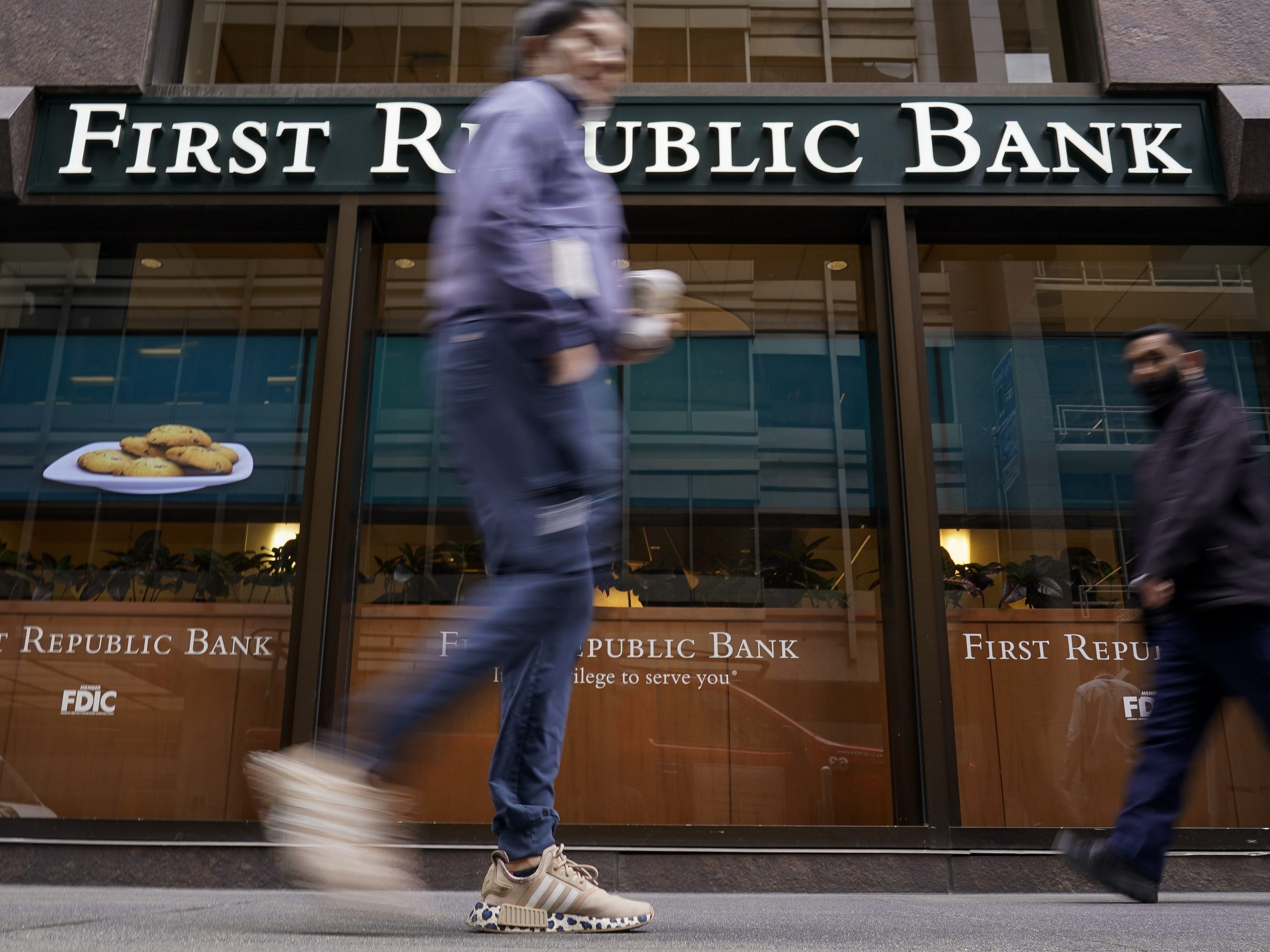 Mit Hilfe der US-Einlagensicherung geht die Bank an JP Morgan.