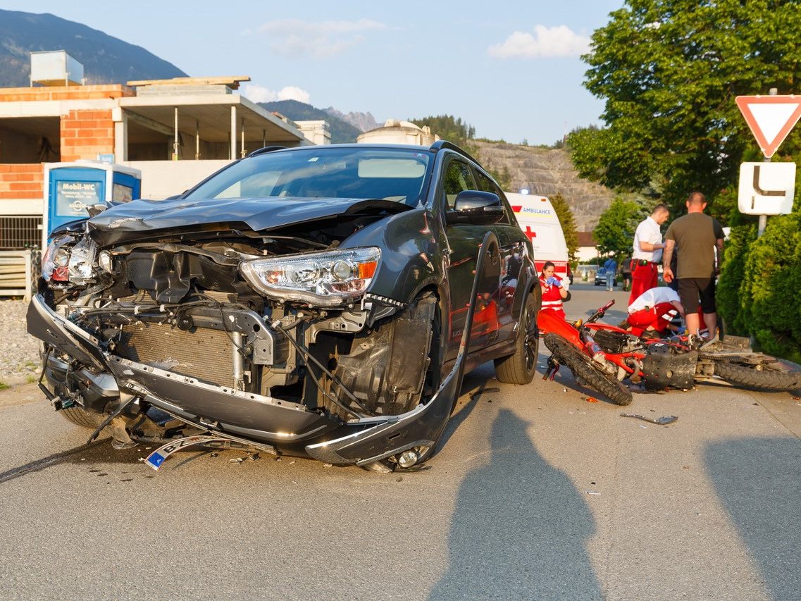 Am Samstagabend kam es zu einem schweren Verkehrsunfall in Ludesch.