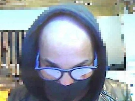Die Polizei sucht diesen Mann und seine zwei Komplitzen, die einen 75-Jährigen in Wien brutal beraubt haben sollen.