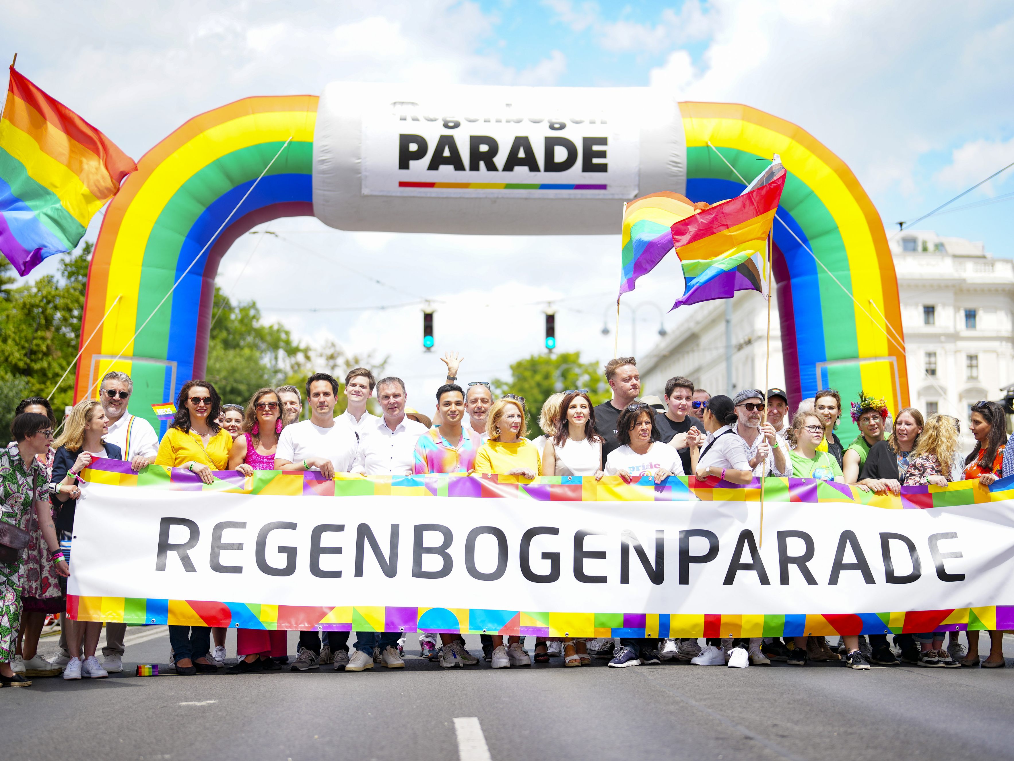 Die Regenbogenparade zog über den Wiener Ring.