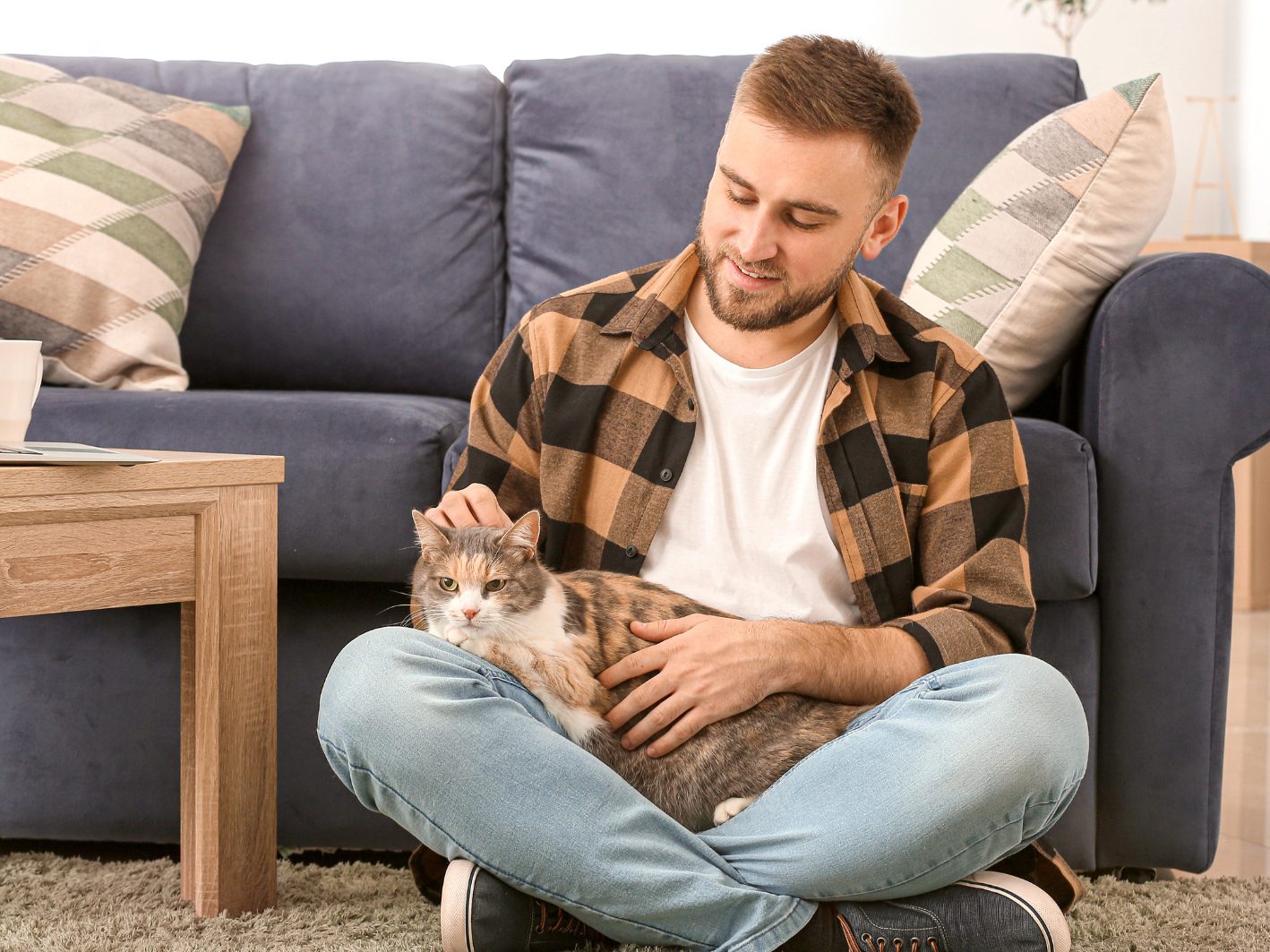 Singles mit Haustieren haben bei der Partnersuche einen Vorteil.