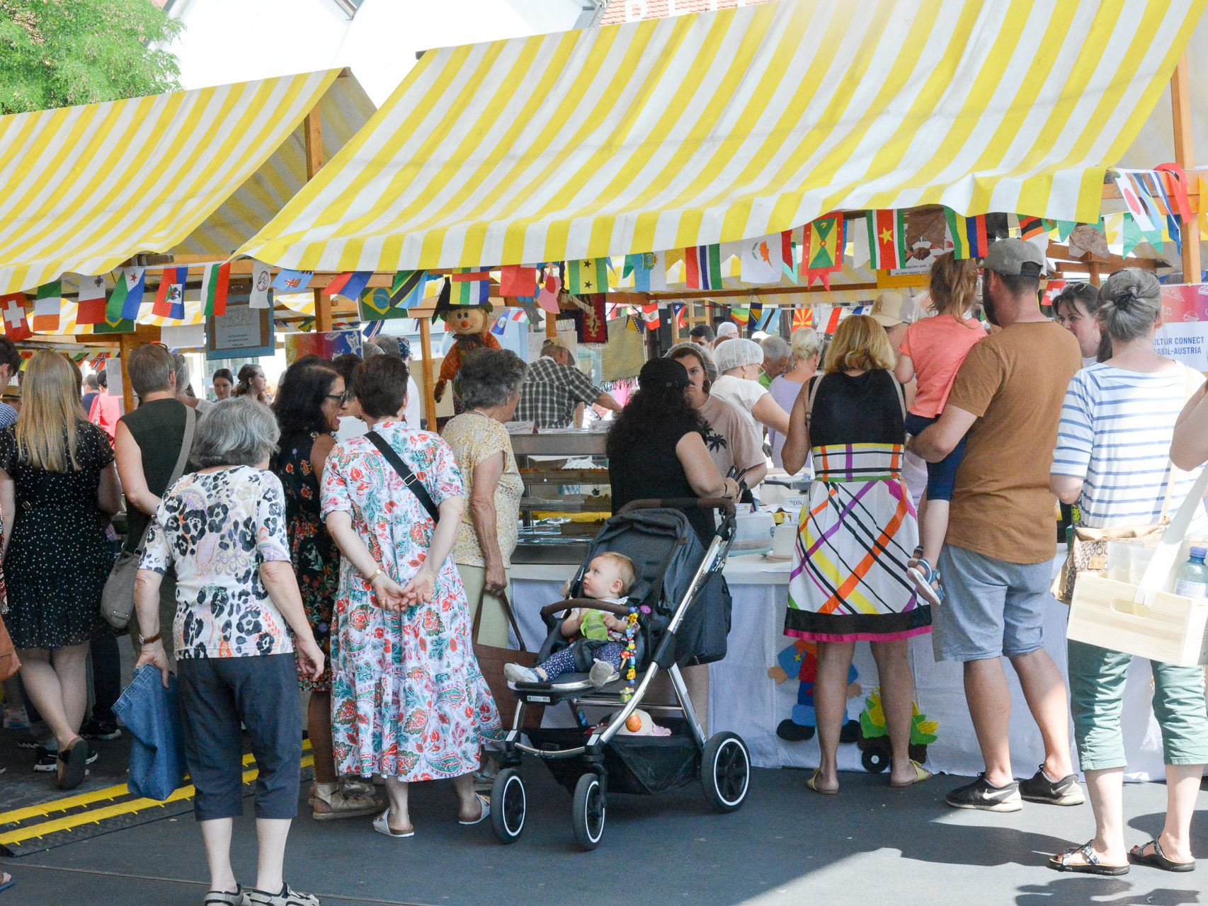 Großer Andrang herrschte beim Markt der Kulturen am Samstag am Lustenauer Kirchplatz.