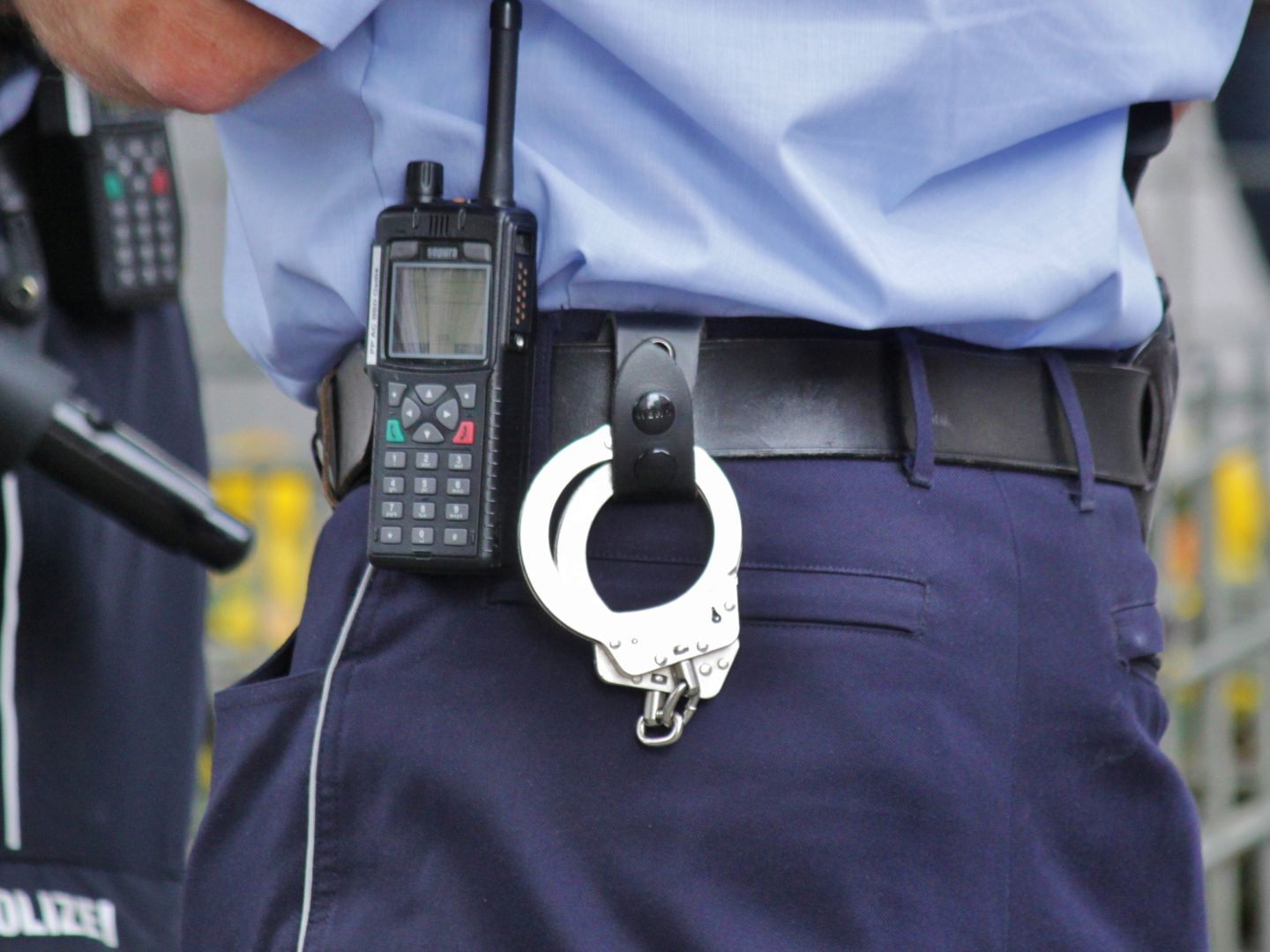 In Bosnien wurde ein Schulangestellter bei einer Schießerei schwer verletzt.