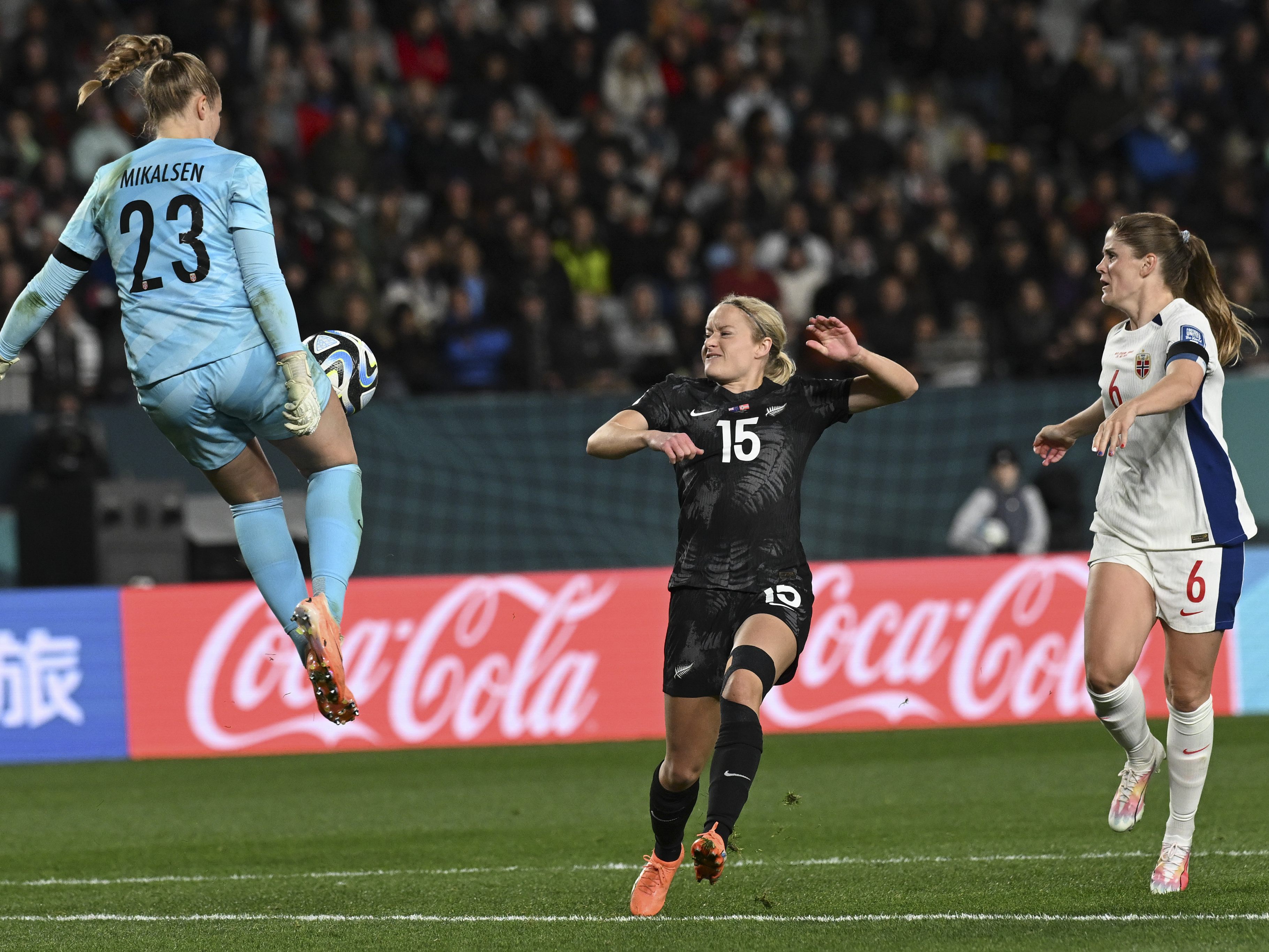 Neuseeland hat beim WM-Auftaktspiel für eine Sensation gesorgt.