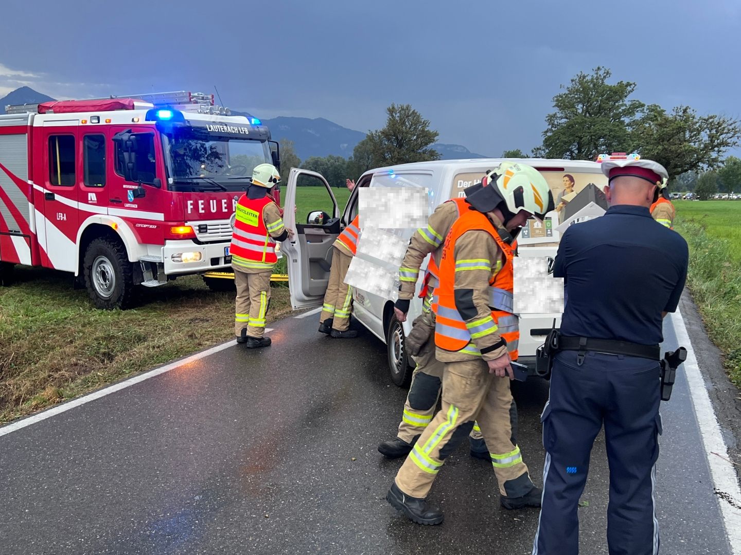 Pkw im Graben - Unfall in Lauterach.