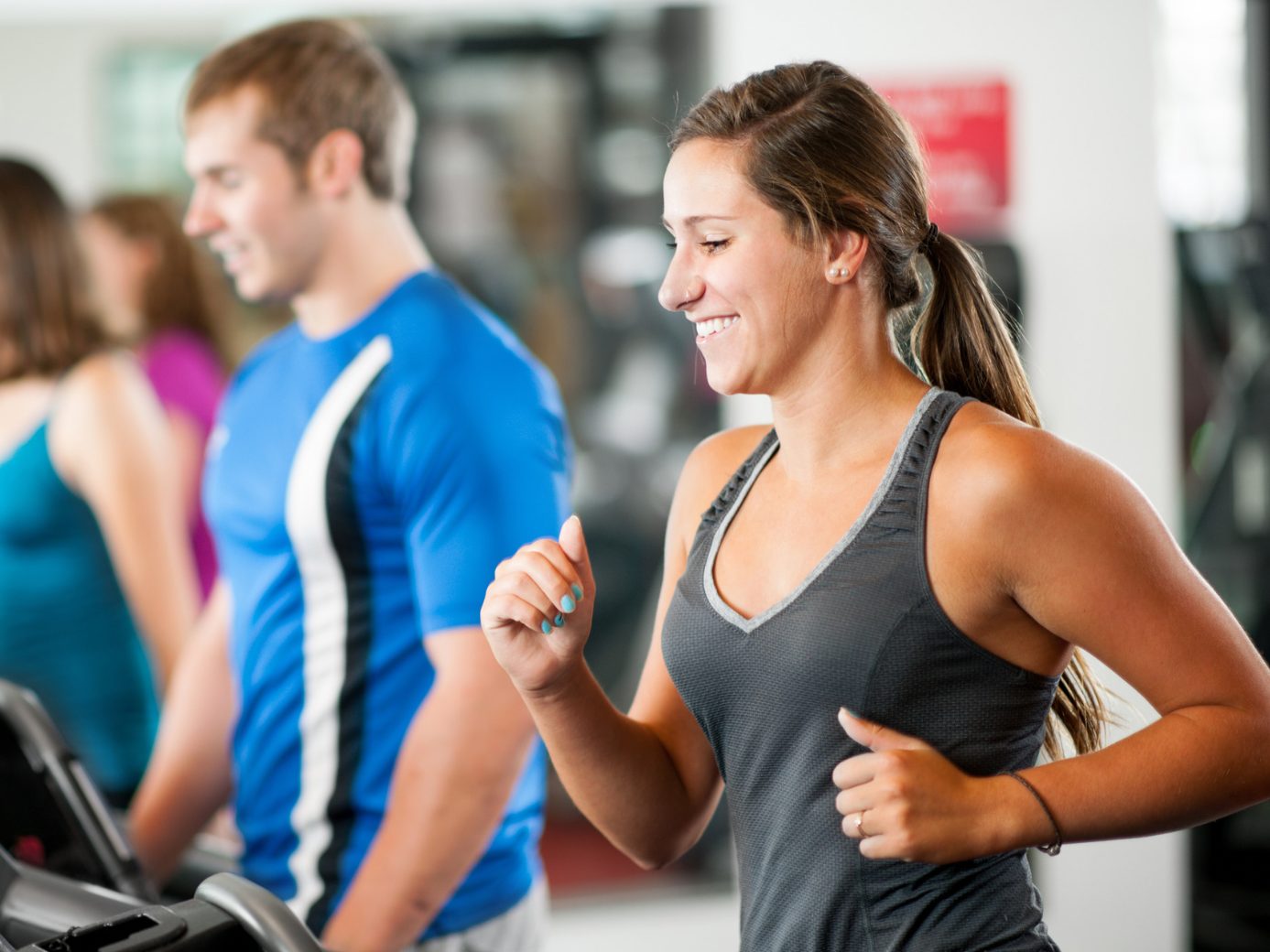 Ein intensives Training pro Woche ist nicht so effektiv, wie jeden Tag ein bisschen Sport zu Hause zu treiben.