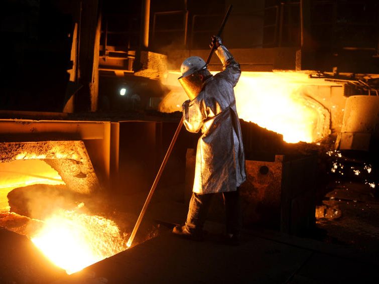 Die Chefs von Wifo und IHS empfinden die Forderung nach 11,6 Prozent Lohnsteigerung bei den Metaller-KV-Verhandlungen als "moderat".