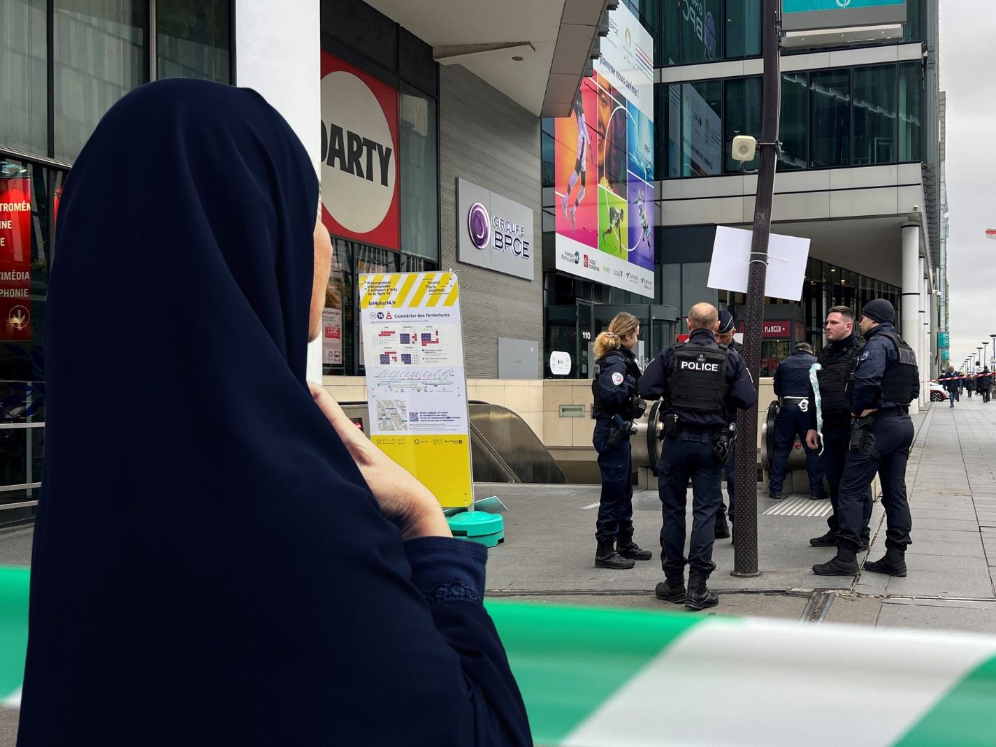 Frau wird am Pariser Bahnhof niedergeschossen