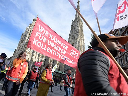 Handelsangestellte demonstrieren in Wien