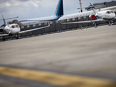 Die Nutzung von Privatjets ist Greenpeace ein Dorn im Auge