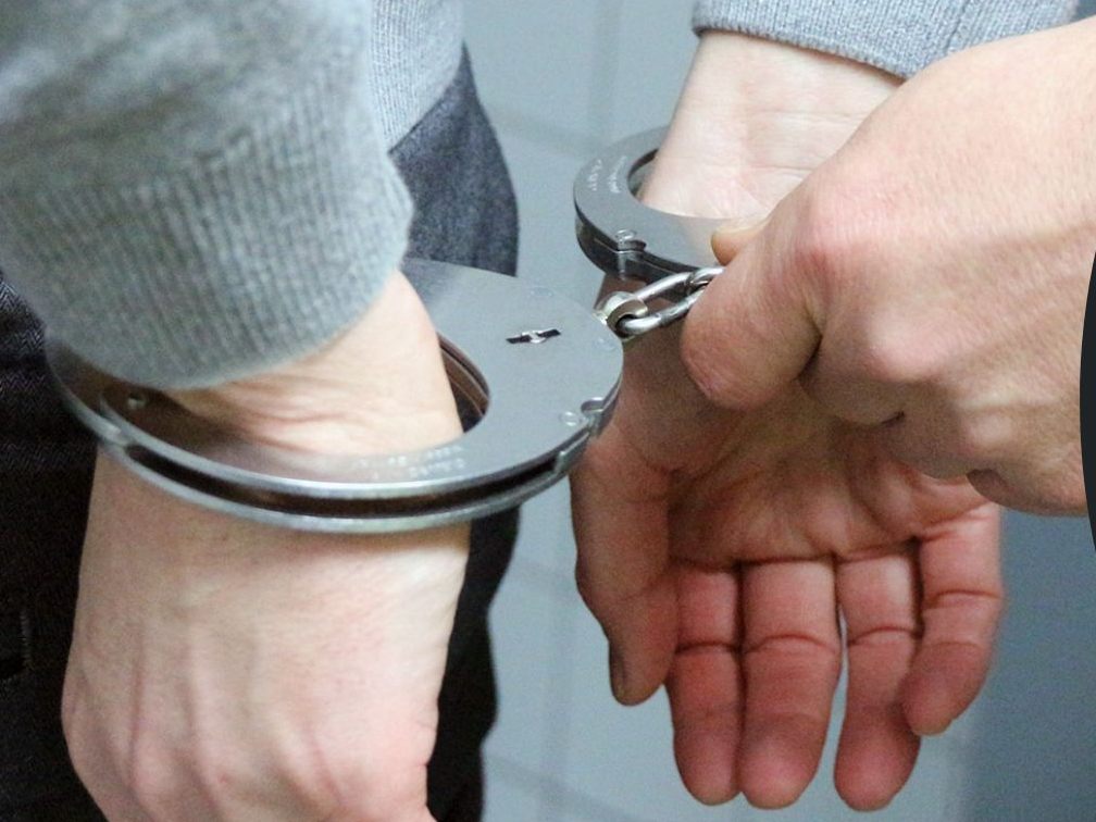 Ein 27-Jähriger lieferte sich eine Verfolgungsjagd mit der Polizei.