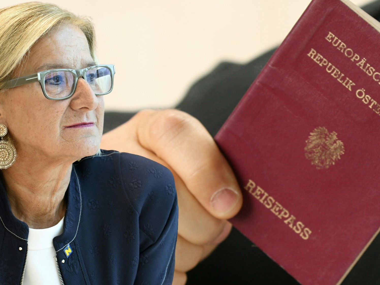 "Null-Toleranz-Initiative" mit Maßnahmen gegen Antisemitismus und für bessere Integration.
