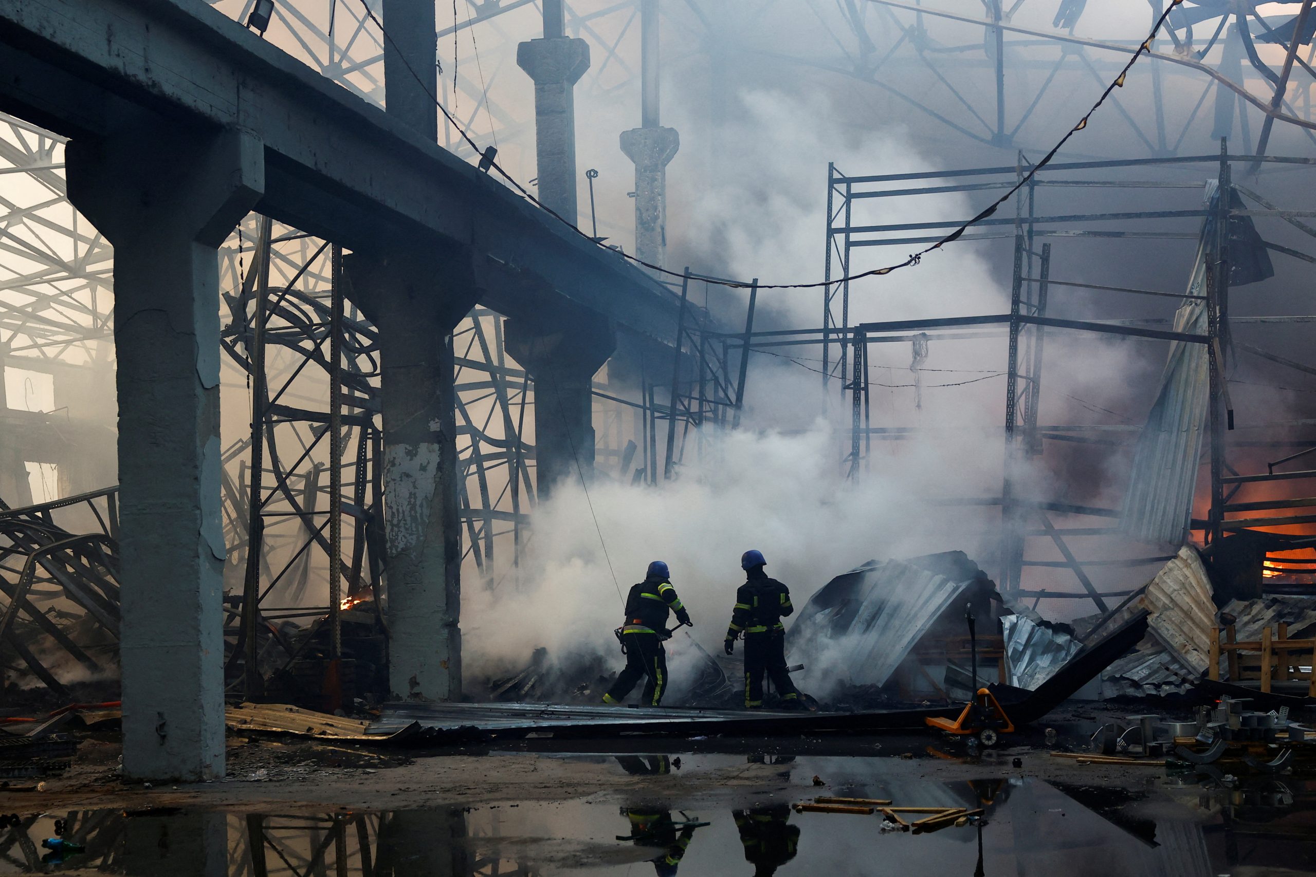 Attacke auf ein Lagerhaus in Kiev.