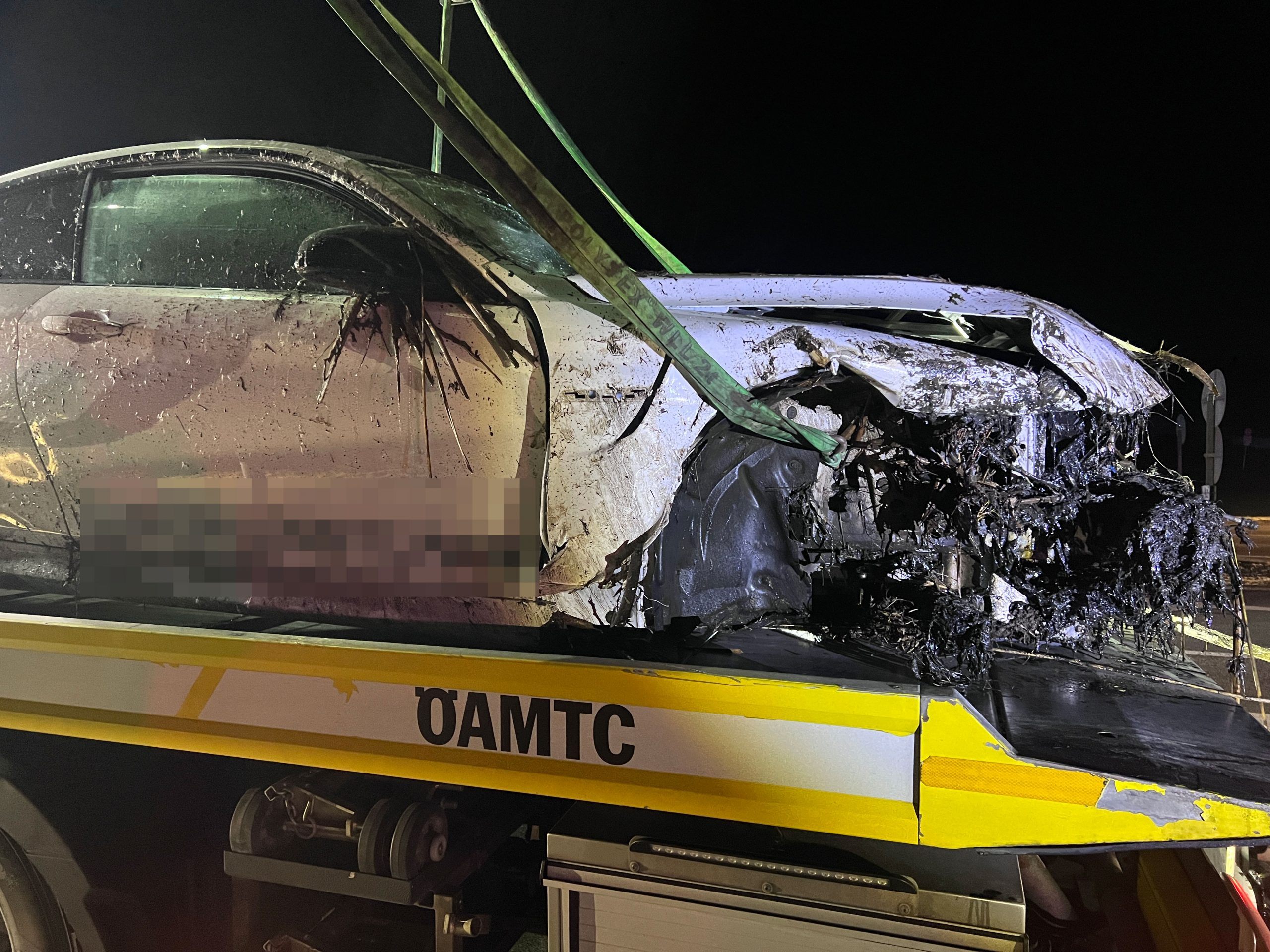 Die EInsatzkräfte wurden in der Nacht zu einem Unfall in Lustenau gerufen.