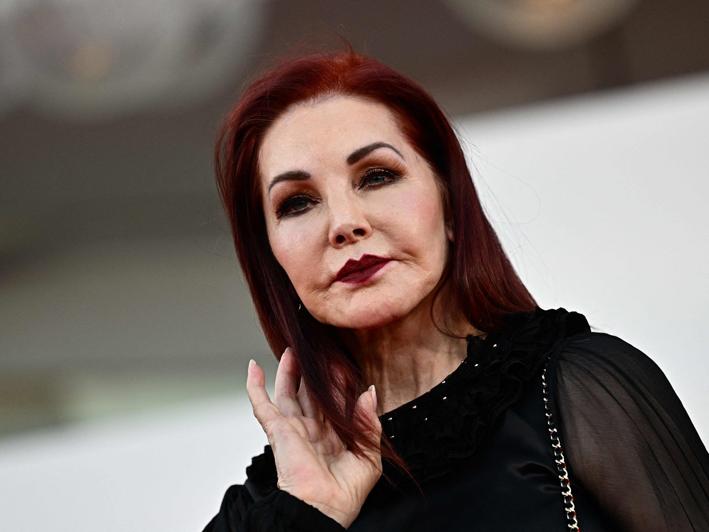 Sie sei erst einmal in der Stadt gewesen und habe "jeden Moment geliebt", so Sie sei erst einmal in der Stadt gewesen und habe "jeden Moment geliebt", so Lugners Opernball-Gast Priscilla Presley.
