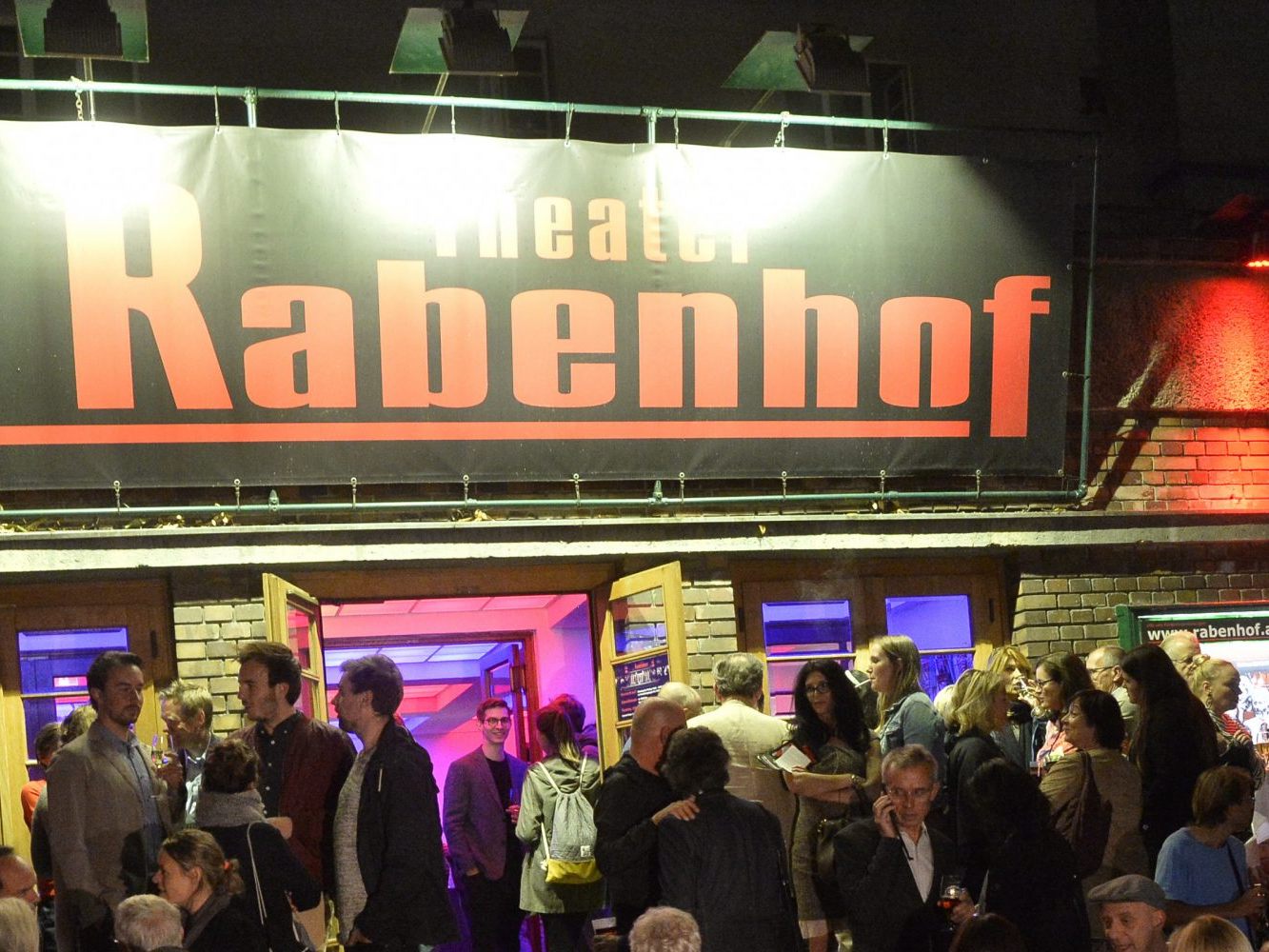 Im Wiener Rabenhof Theater steigt das Finale des Protestsongcontests.