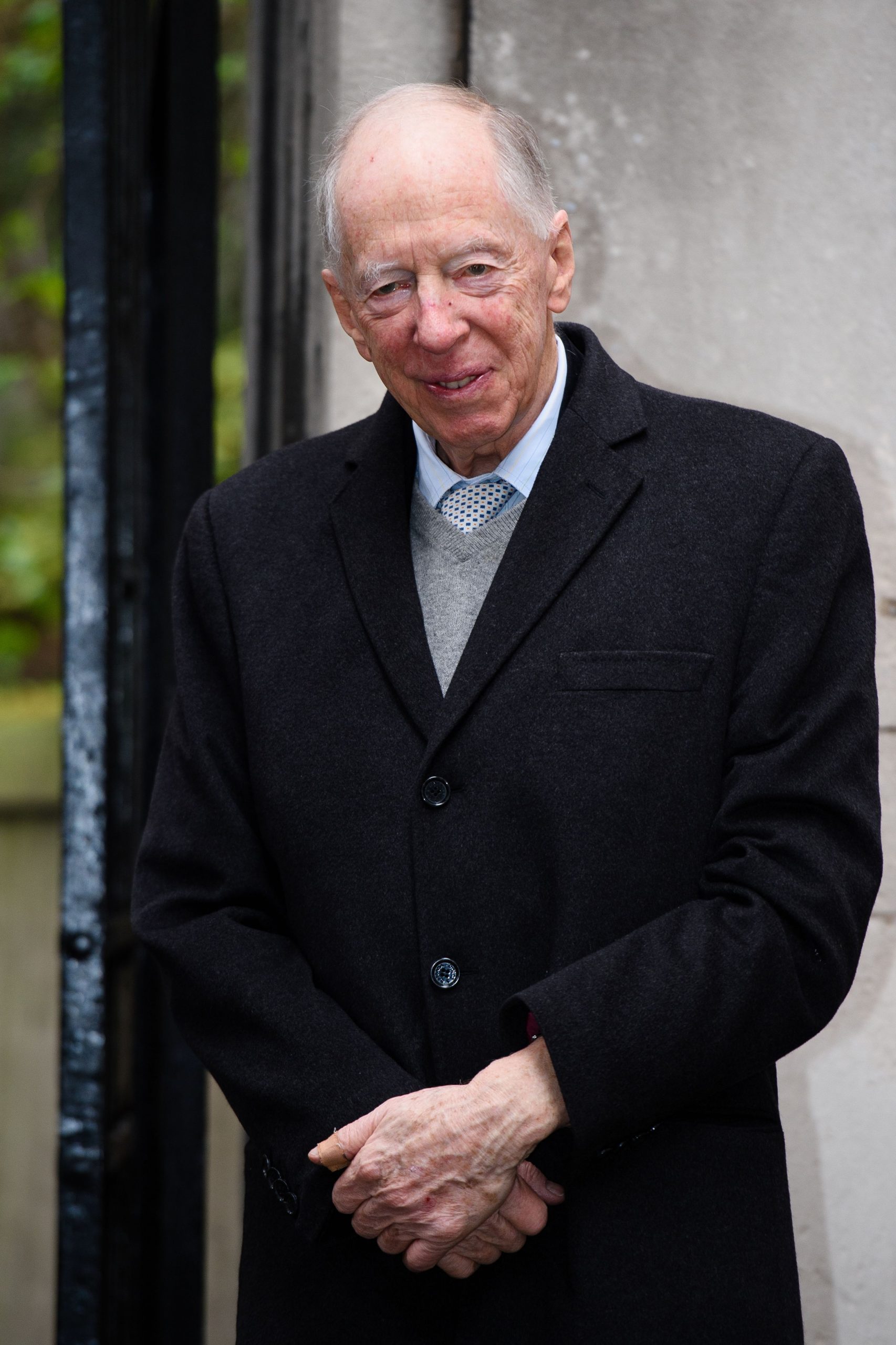 Der britische Bankier Jacob Rothschild trifft in der St Bride's Kirche in der Fleet Street im Zentrum Londons am 5. März 2016 ein.