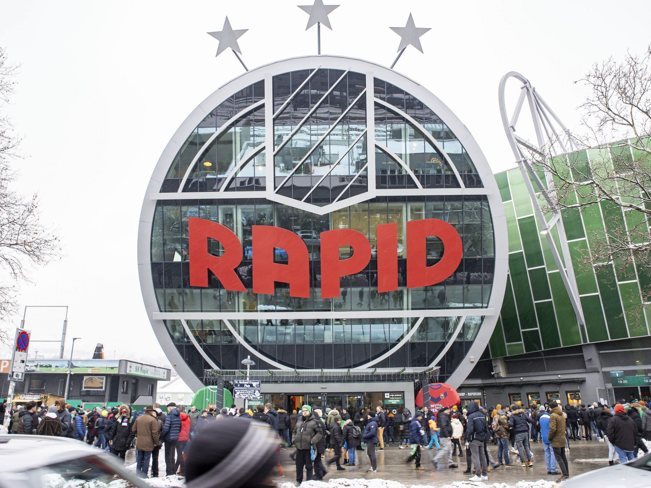 Nach dem Derby-Eklat tut sich bei Rapid eine weitere Baustelle auf.