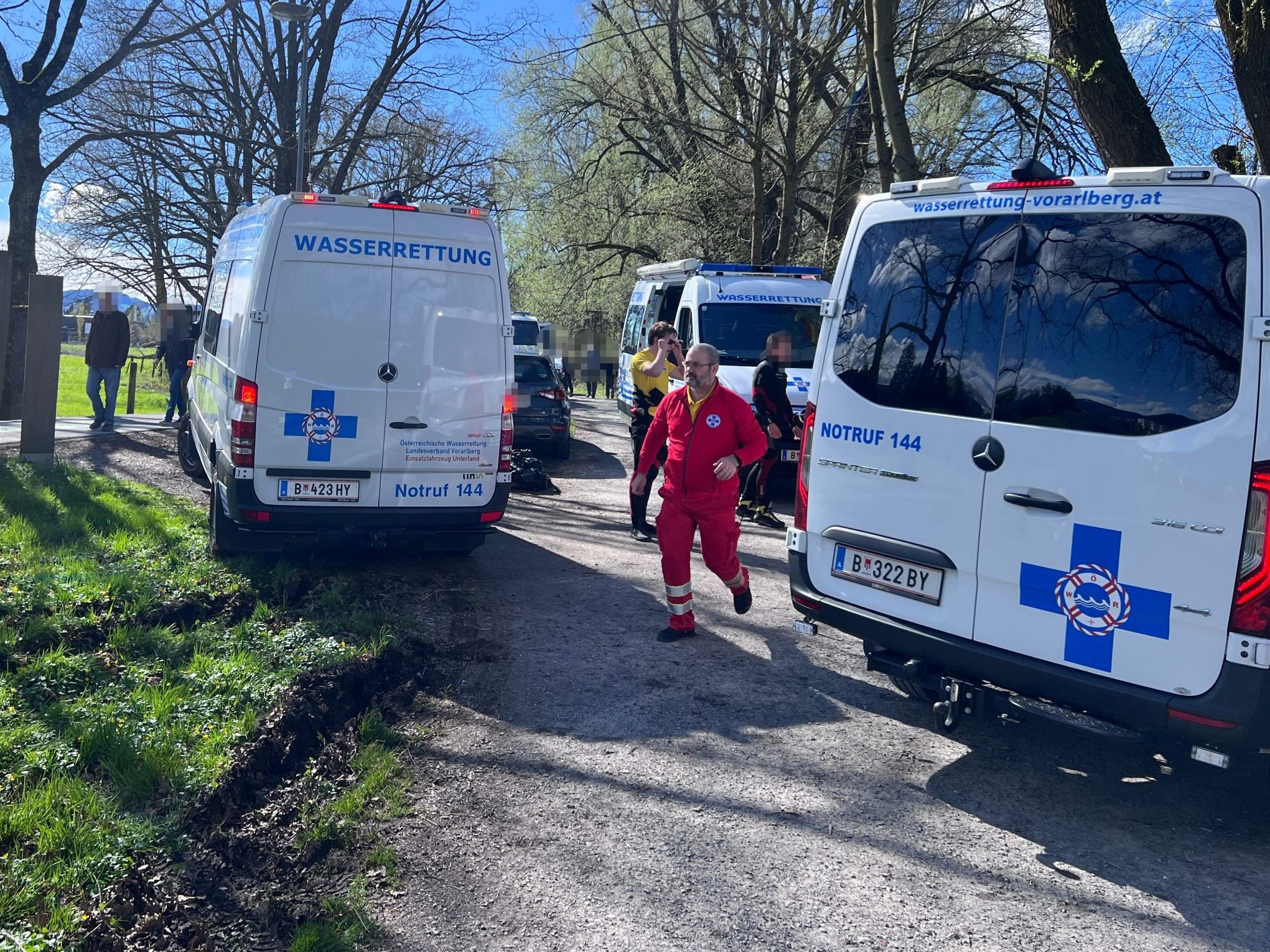 Feuerwehr, Wasserrettung und Polizei waren im Einsatz.