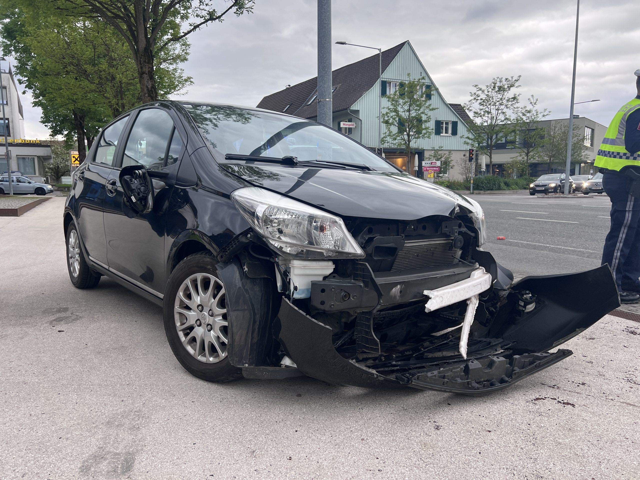 Die Frau wurde nach dem Unfall ins Krankenhaus gebracht.