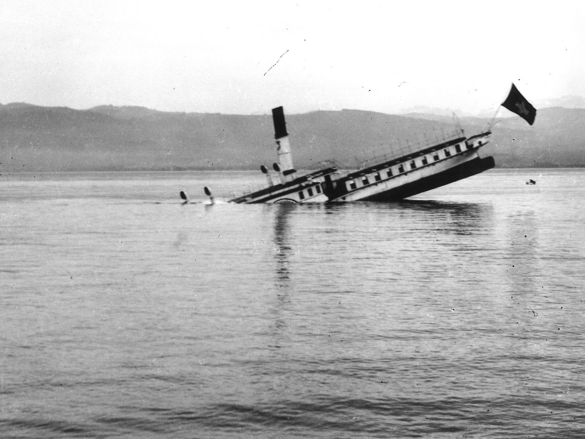 Technische Probleme verzögern Bergung des Bodensee-Dampfschiffs.
