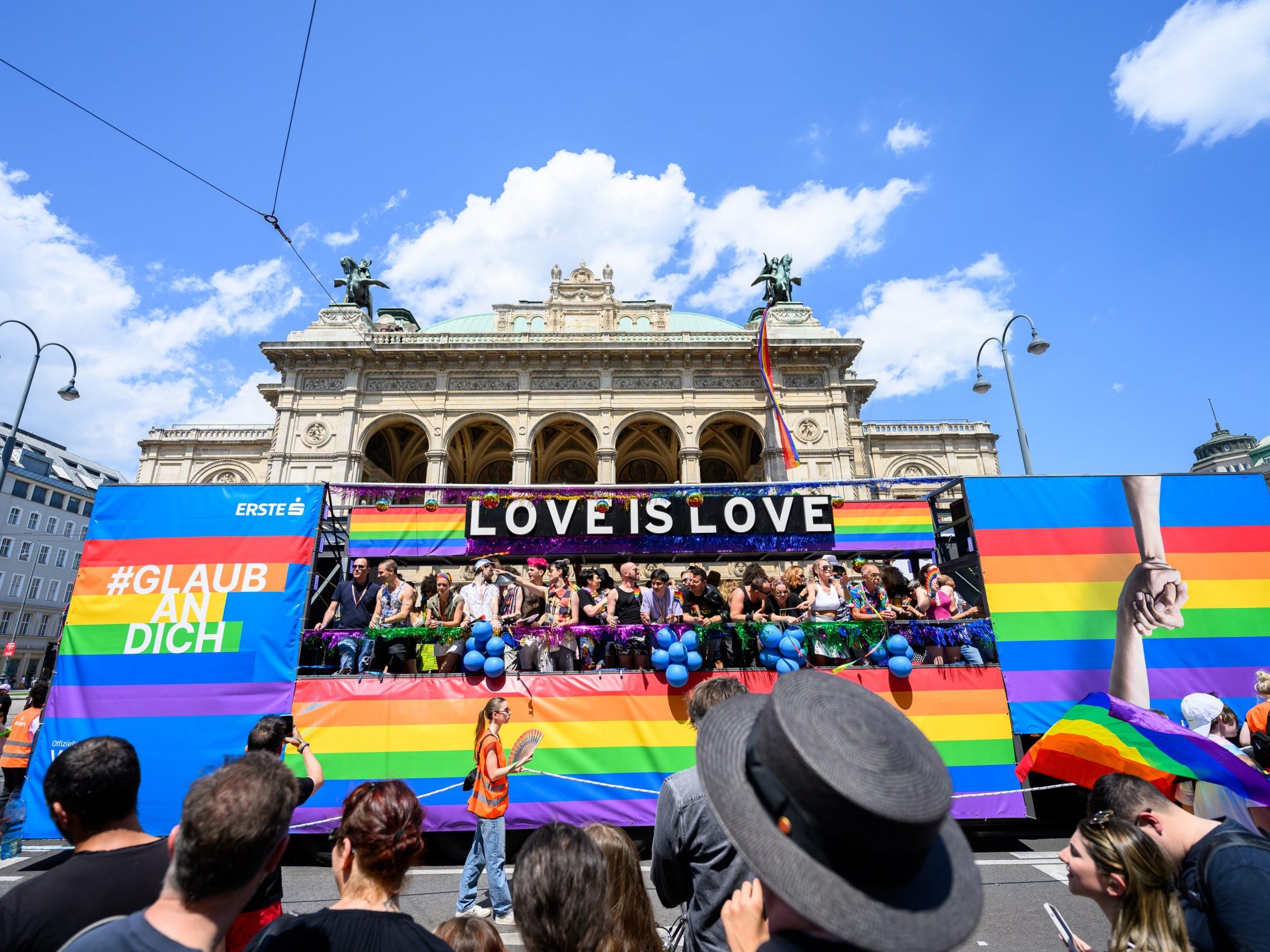 340.000 Menschen demonstrieren in Wien