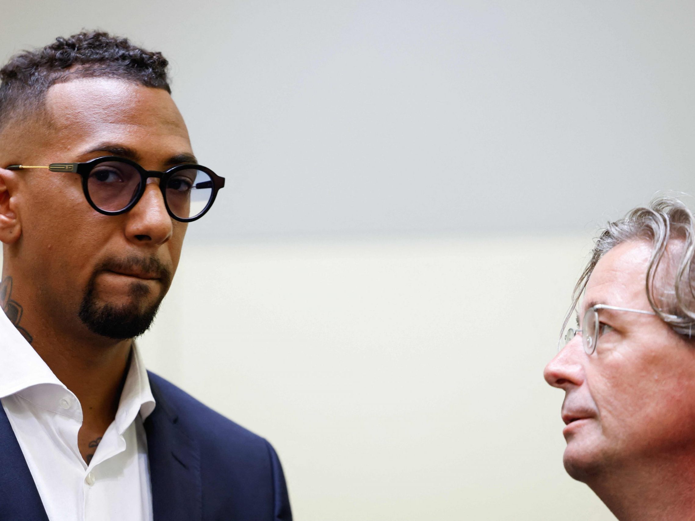 Jerome Boateng mit seinem Anwalt Leonard Walischewski im Landesgericht München I.