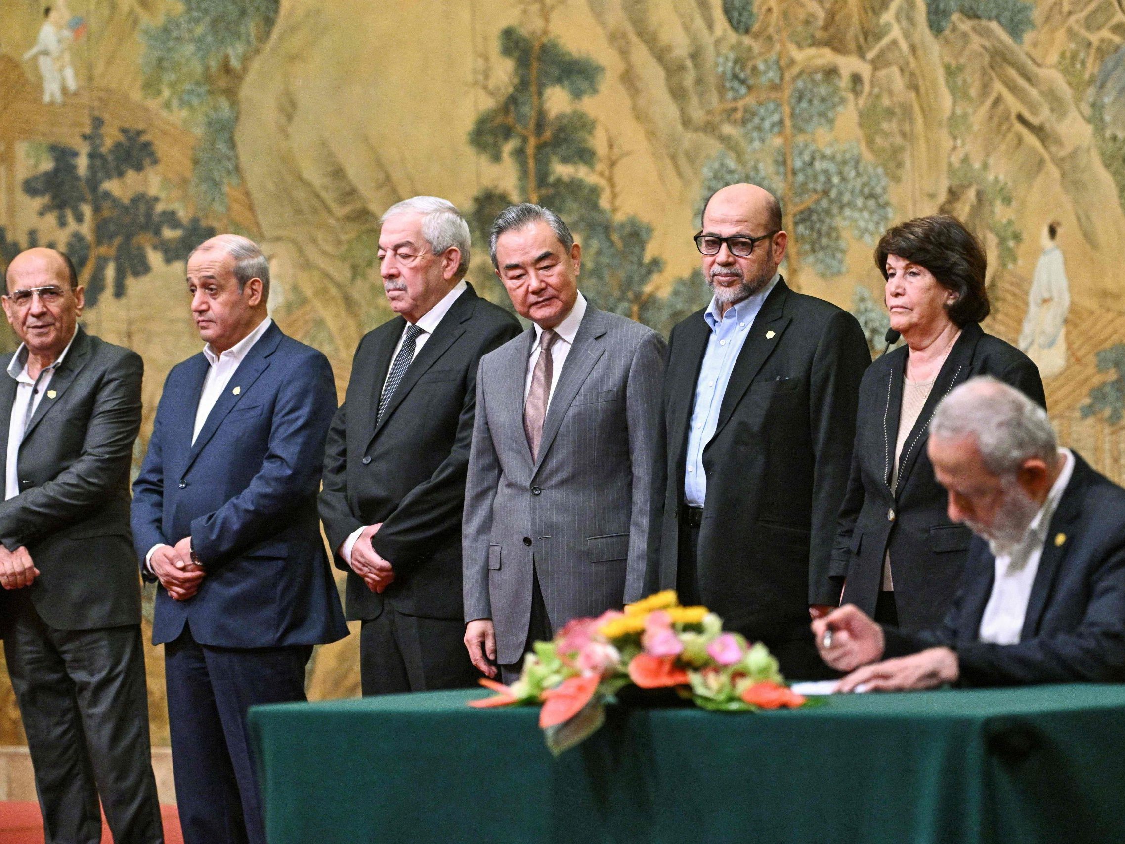 Interimsregierung der "Versöhnung" geplant - Erklärung in Peking unterzeichnet.