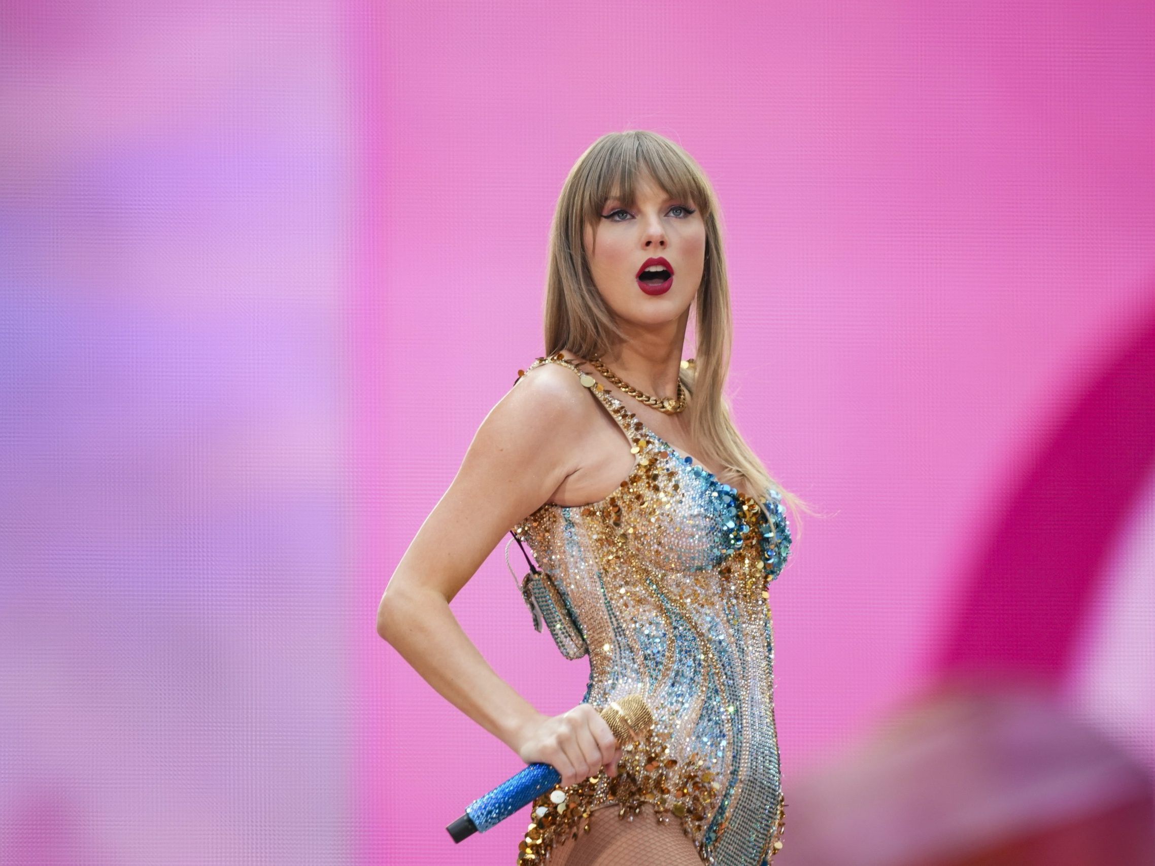 Superstar Taylor Swift.