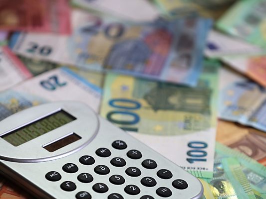 Großes Minus im Budget im ersten Halbjahr.
