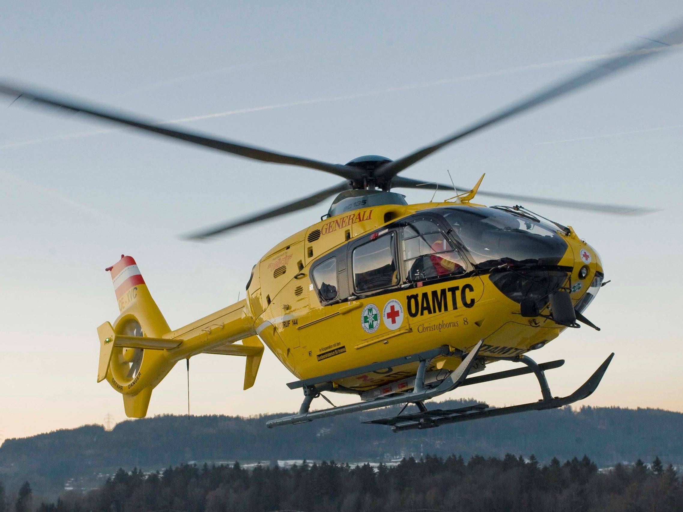 Ein Mann wurde bei Heuarbeiten in Silbertal schwer verletzt.