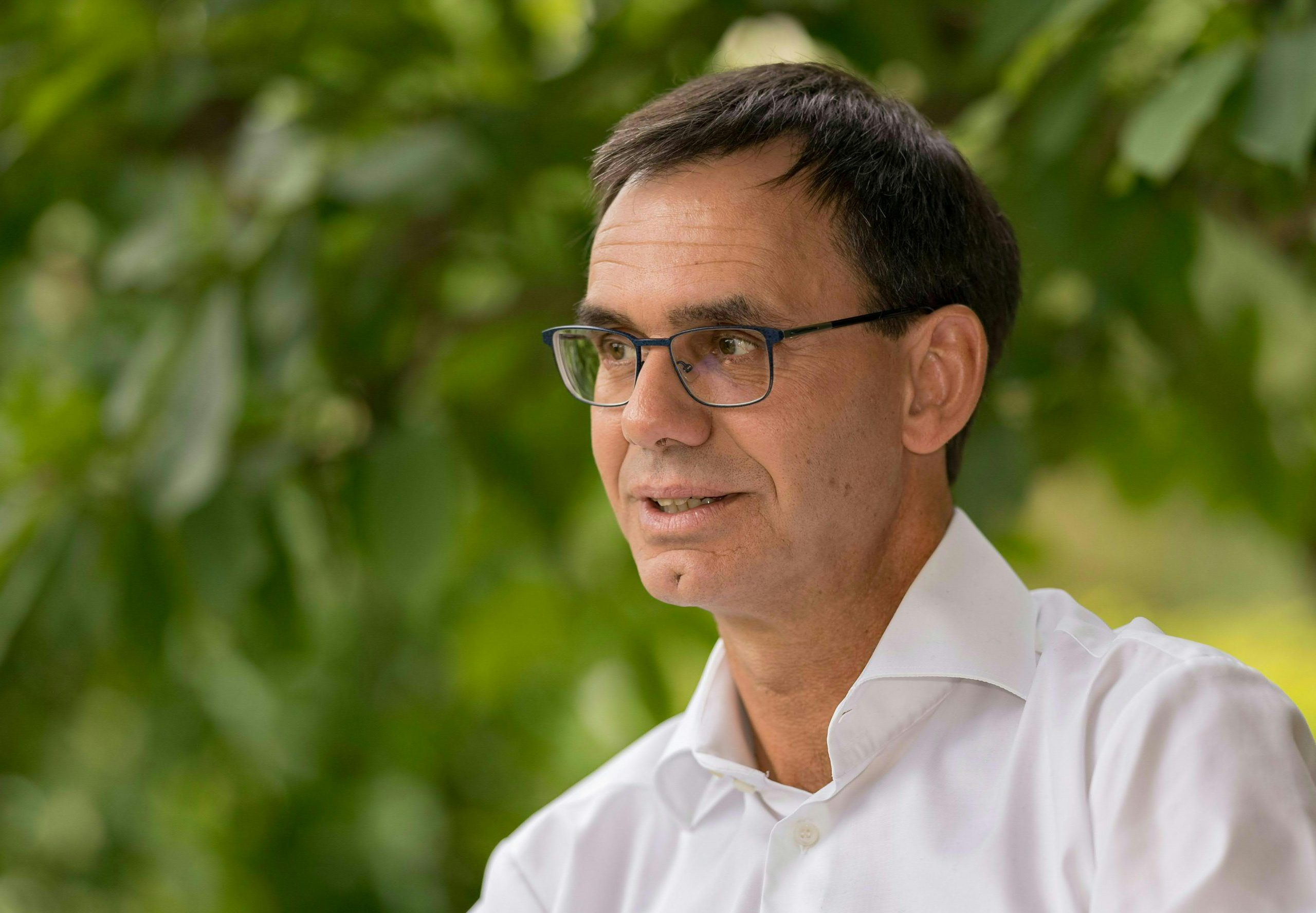 ABD0007_20220911 – FRASTANZ – STERREICH: Der Vorarlberger Landeshauptmann Markus Wallner am Freitag, 9. September 2022, im Rahmen eines Interviews mit der Austria Presse Agentur (APA), in Frastanz in Vorarlberg. – FOTO: APA/STIPLOVSEK DIETMAR