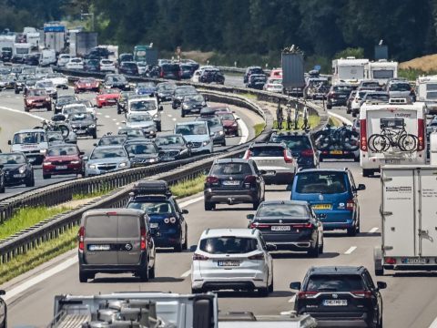 ARBÖ & ÖAMTC warnen vor "stundenlangen Wartezeiten" bedingt durch das Ferienende in Österreich und Nachbarländern.