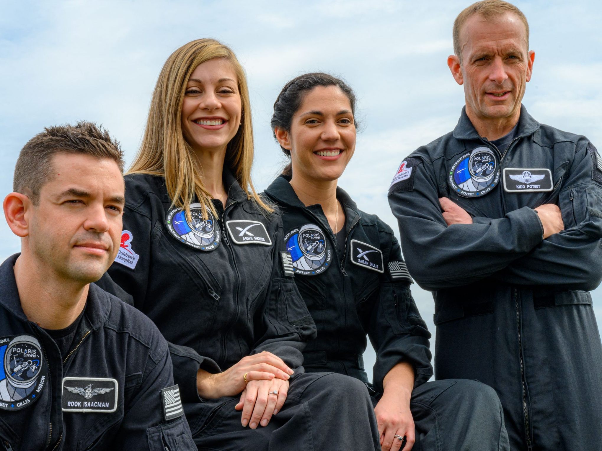 Die "Polaris Dawn" Crew, bestehend aus (v. li.) Jared Isaacman (Mission Commander), Anna Menon (Mission Specialist), Sarah Gills (Mission Specialist), Scott Poteet (Mission pilot).