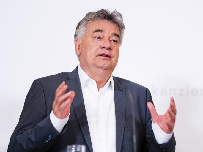 Werner Kogler ist der Spitzenkandidaten der Grünen für die Nationalratswahl 2024.