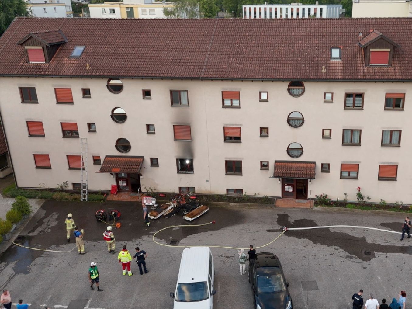 Schlafzimmerbrand in Dornbirn: Ein Verletzter durch Rauchgasvergiftung.