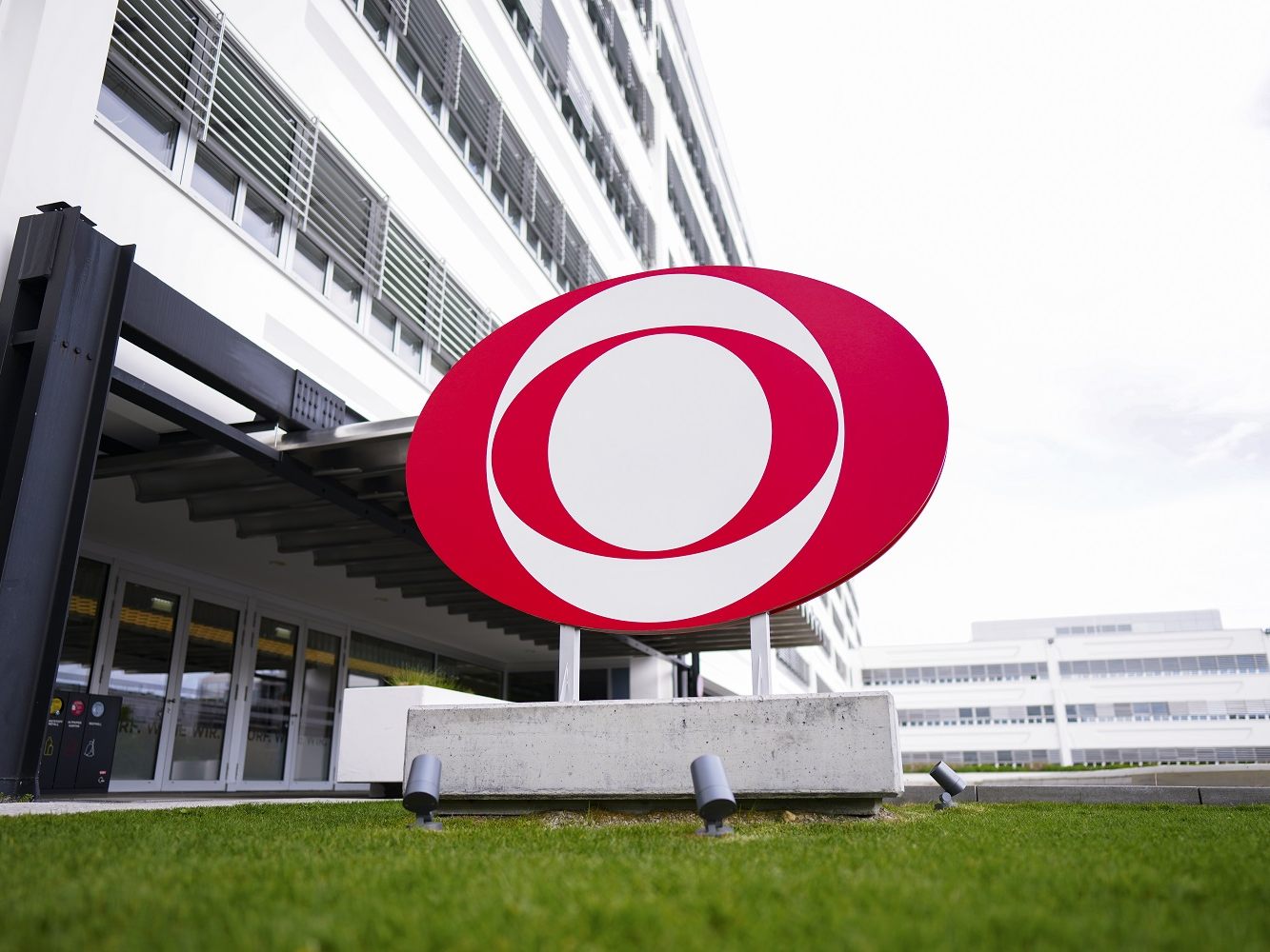 Parteien kommen um ORF nicht herum.