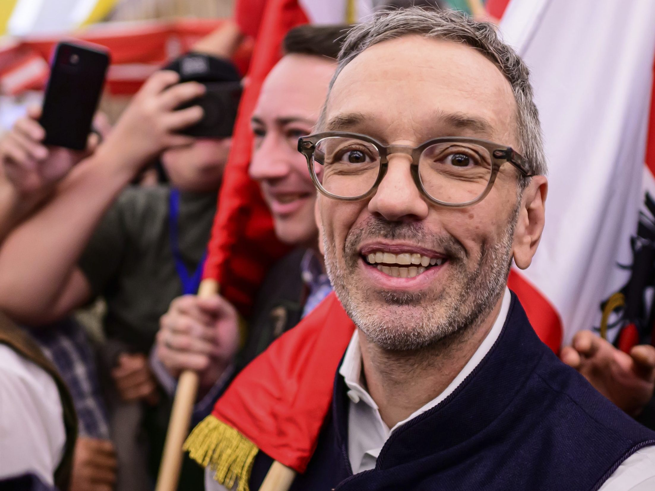 Kickl machte auch klar, dass es keine FPÖ in einer Regierung ohne ihn an der Spitze geben werde.