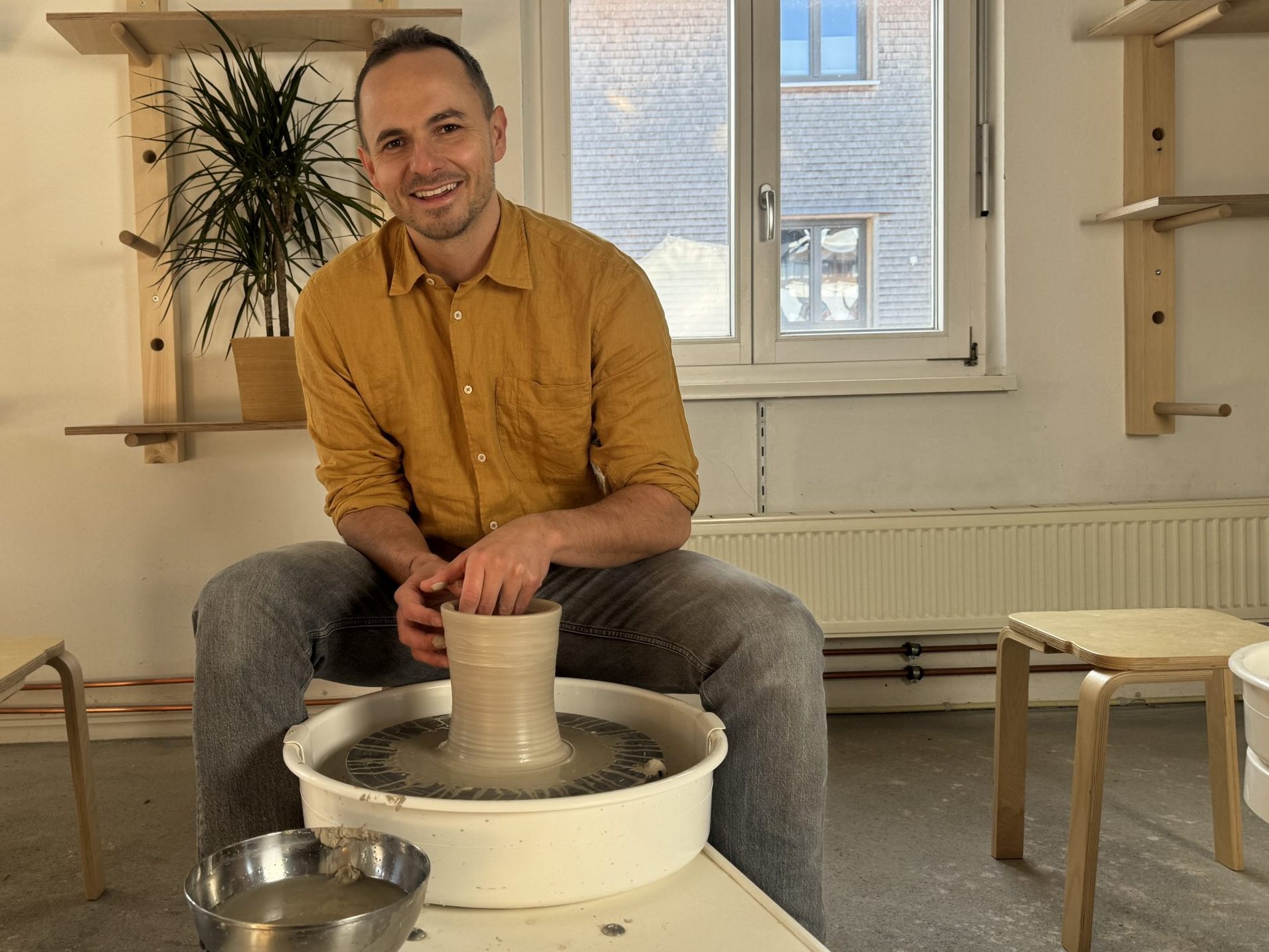 Mario Feurstein eröffnet bald ein neues Töpferstudio.