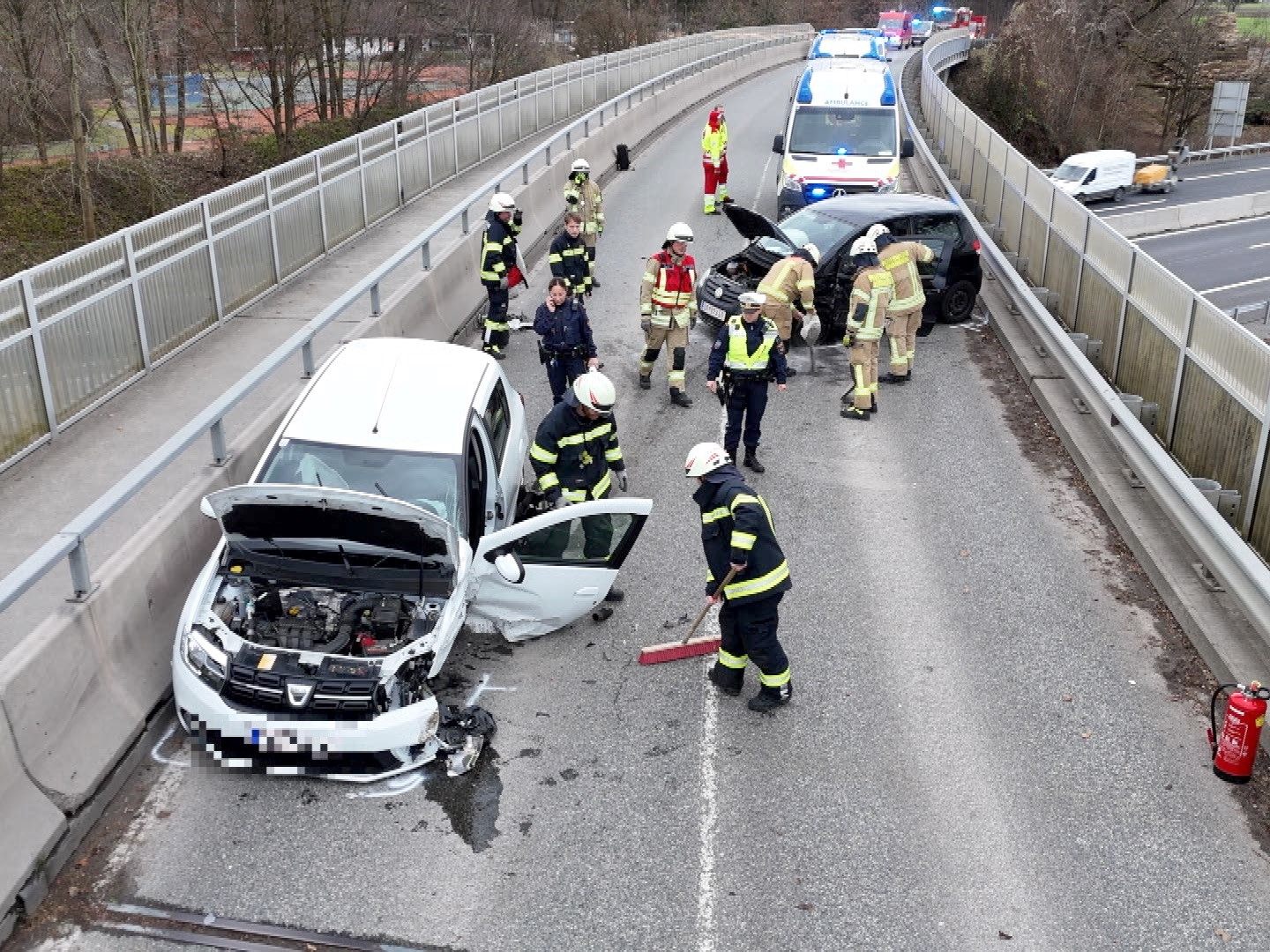 Beide Fahrzeuge erlitten Totalschaden