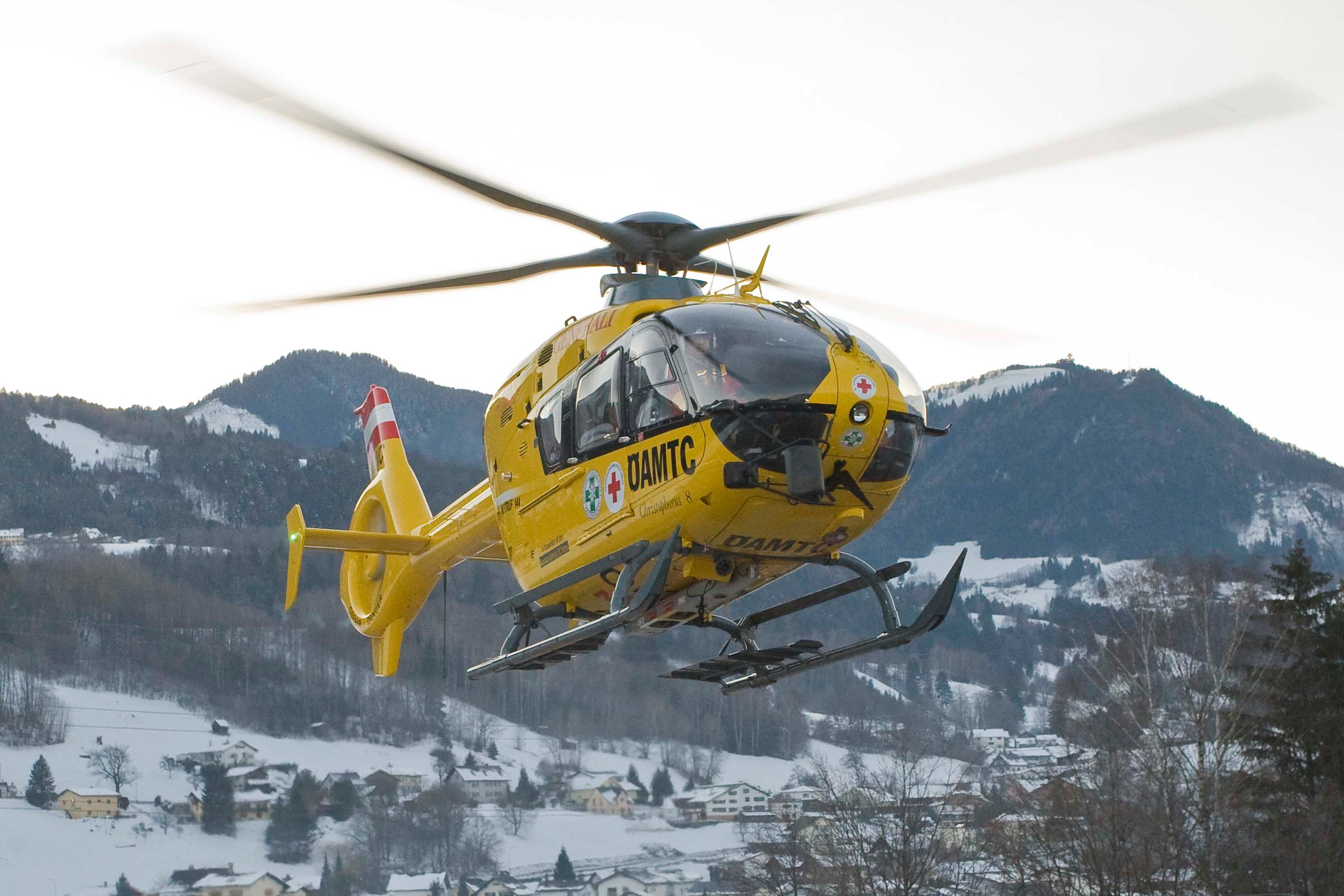 feature christopherus 8, c8, hubschrauber, rettungshubschrauber, skiunfall, alpinunfall