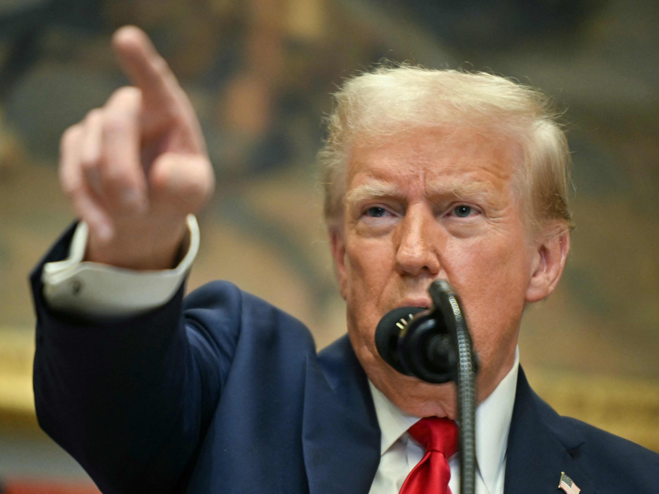Donald Trump ist erst seit einem Tag wieder im Amt.