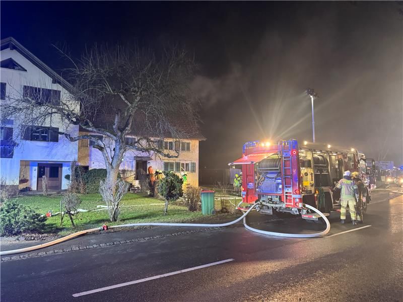 Am frühen Mittwochmorgen brach ein Feuer in einem Altacher Wohnhaus aus.