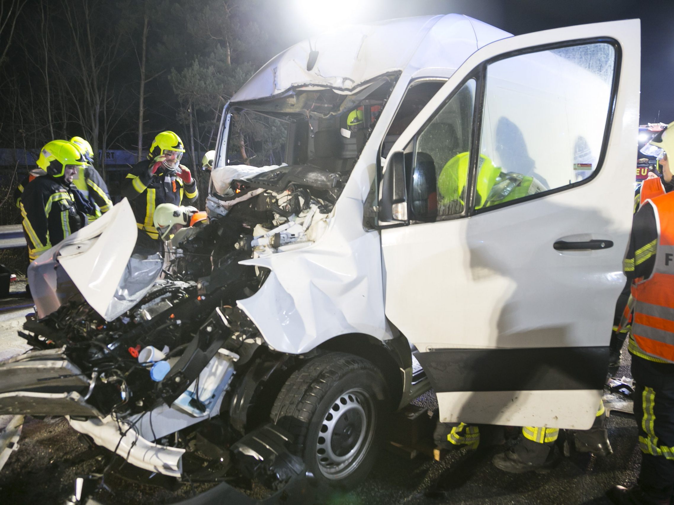 Am Dienstagabend kam es zu einem schweren Unfall auf der A14.